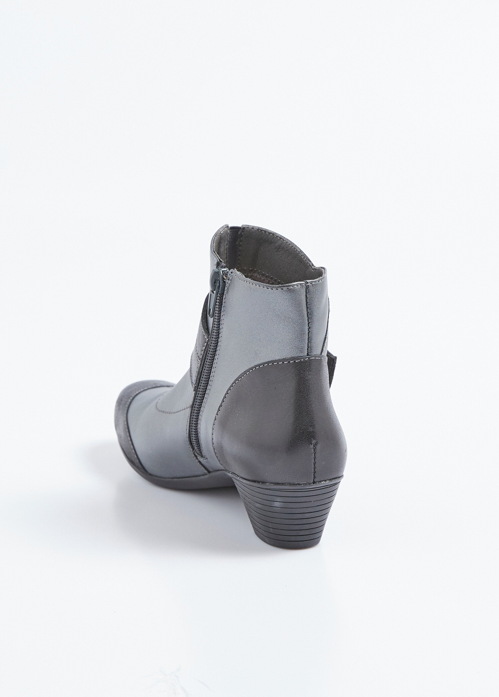 Zipped_leather_boots_with_unhooked_heel_Gray_DO1_slim