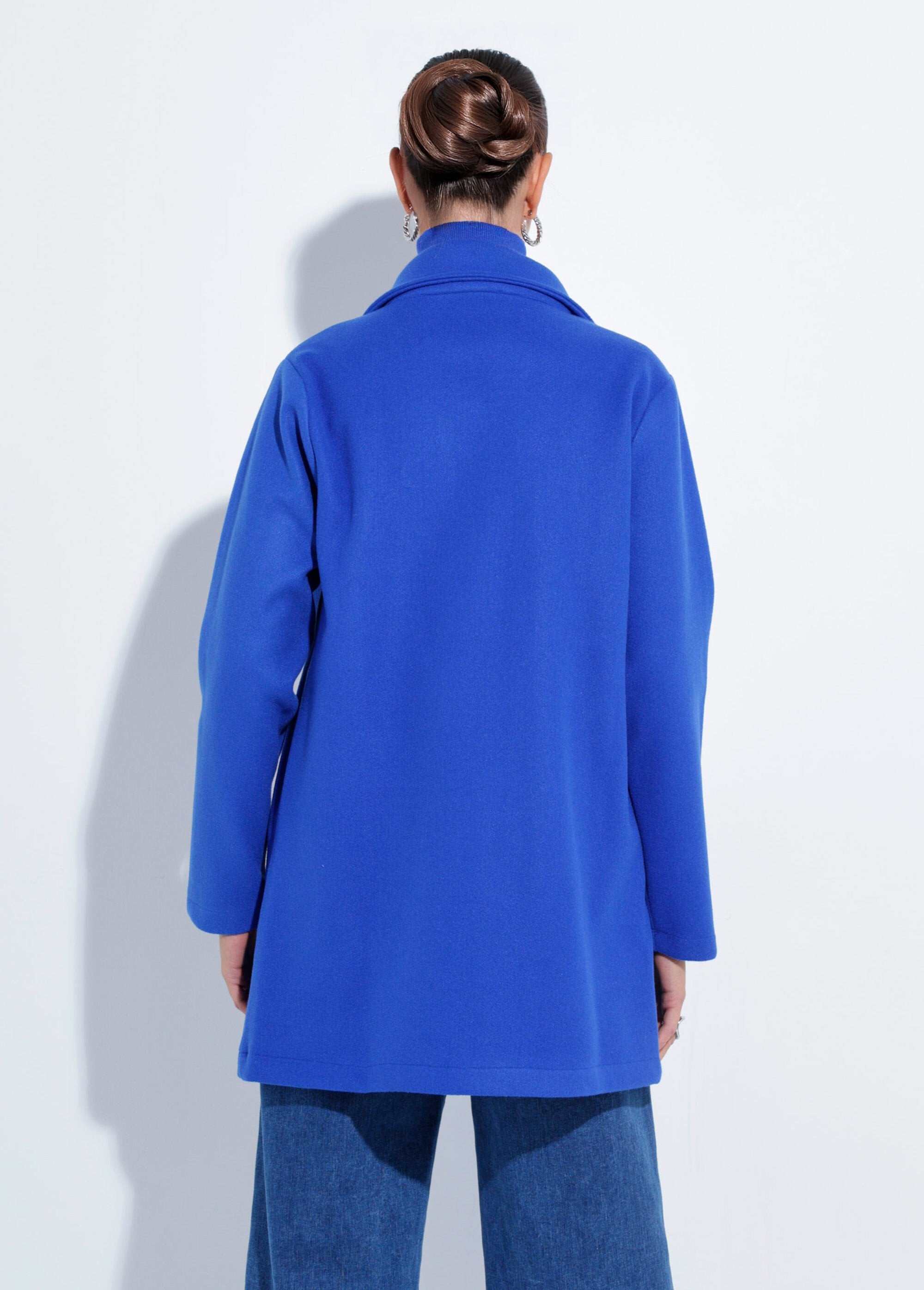 Long,_plain_wool-cloth_style_pea_coat_Bright_blue_DO1_slim