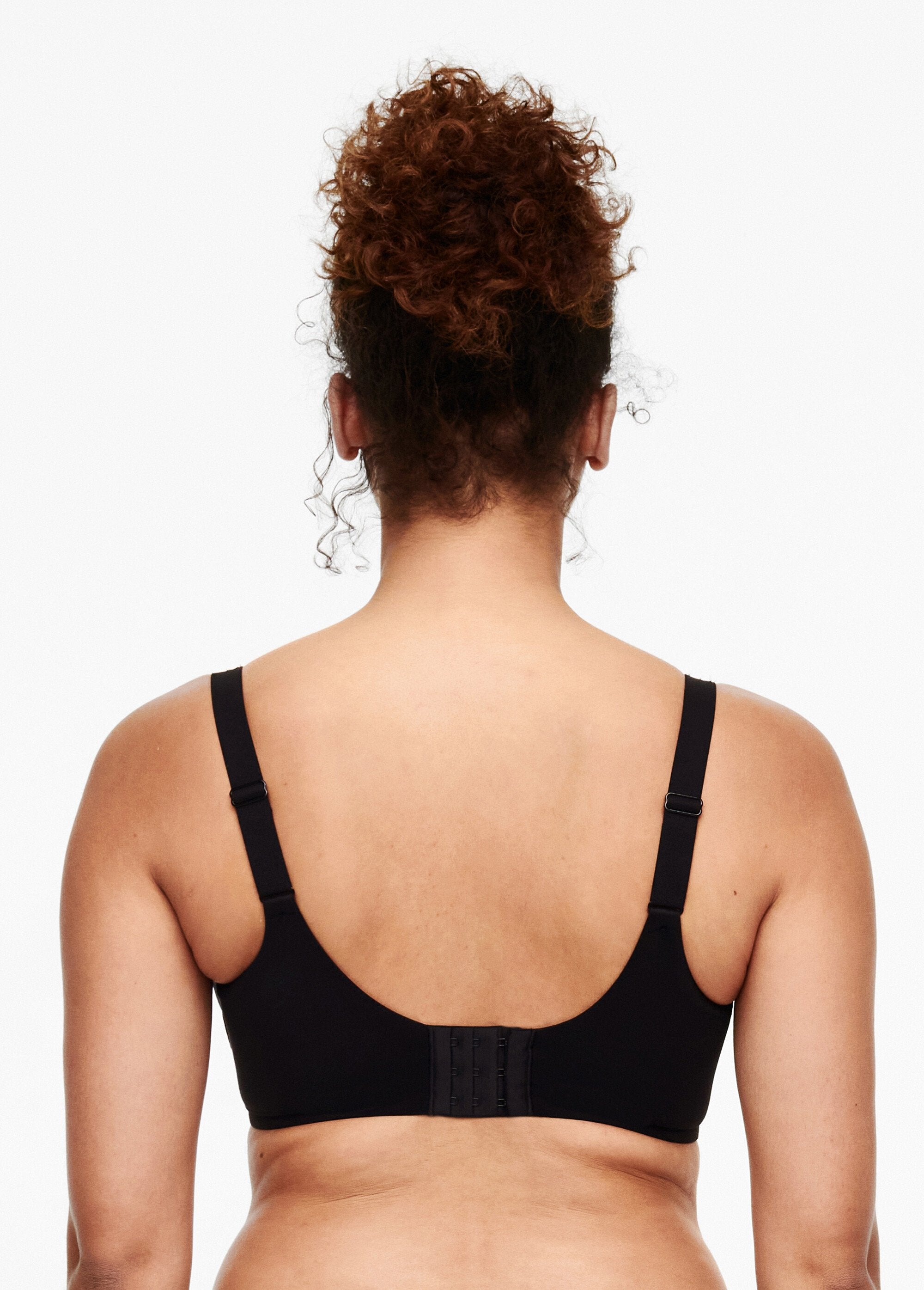 Norah_underwired_bra_by_Easy_Feel_Black_DO1_curvy