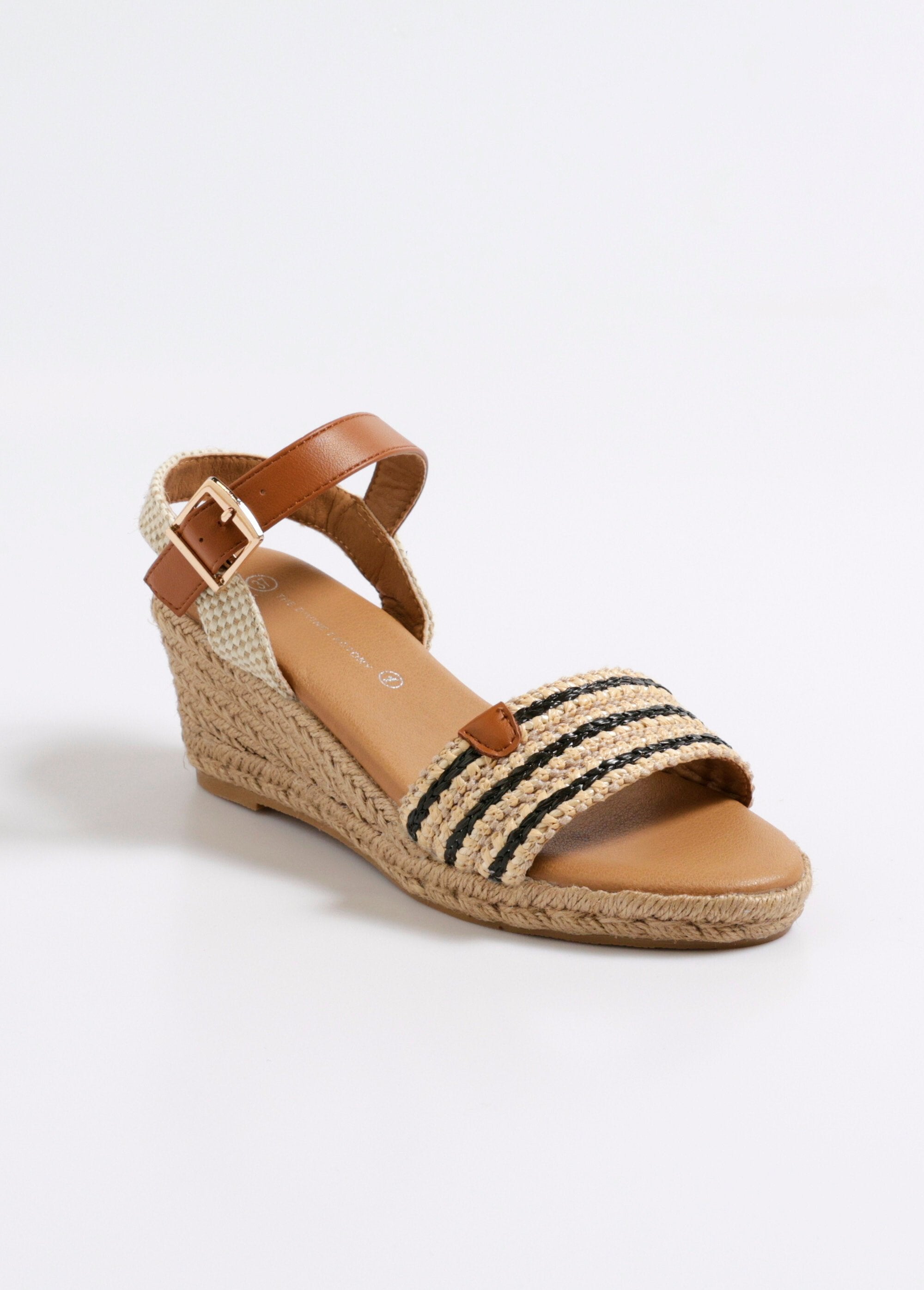 Fancy_espadrille_with_faux_leather_details_Black_FA1_slim