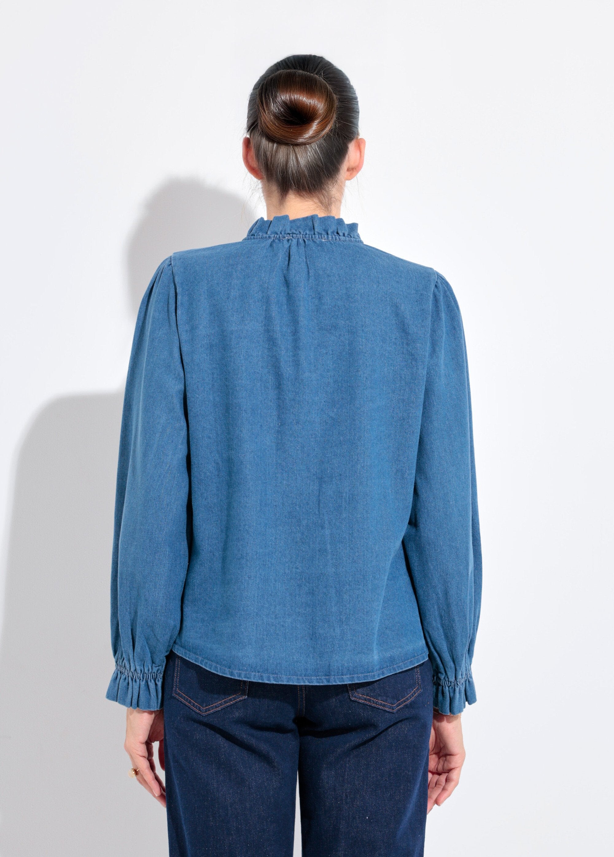 Button-down_denim_shirt_with_ruffled_collar_Denim_DO1_slim