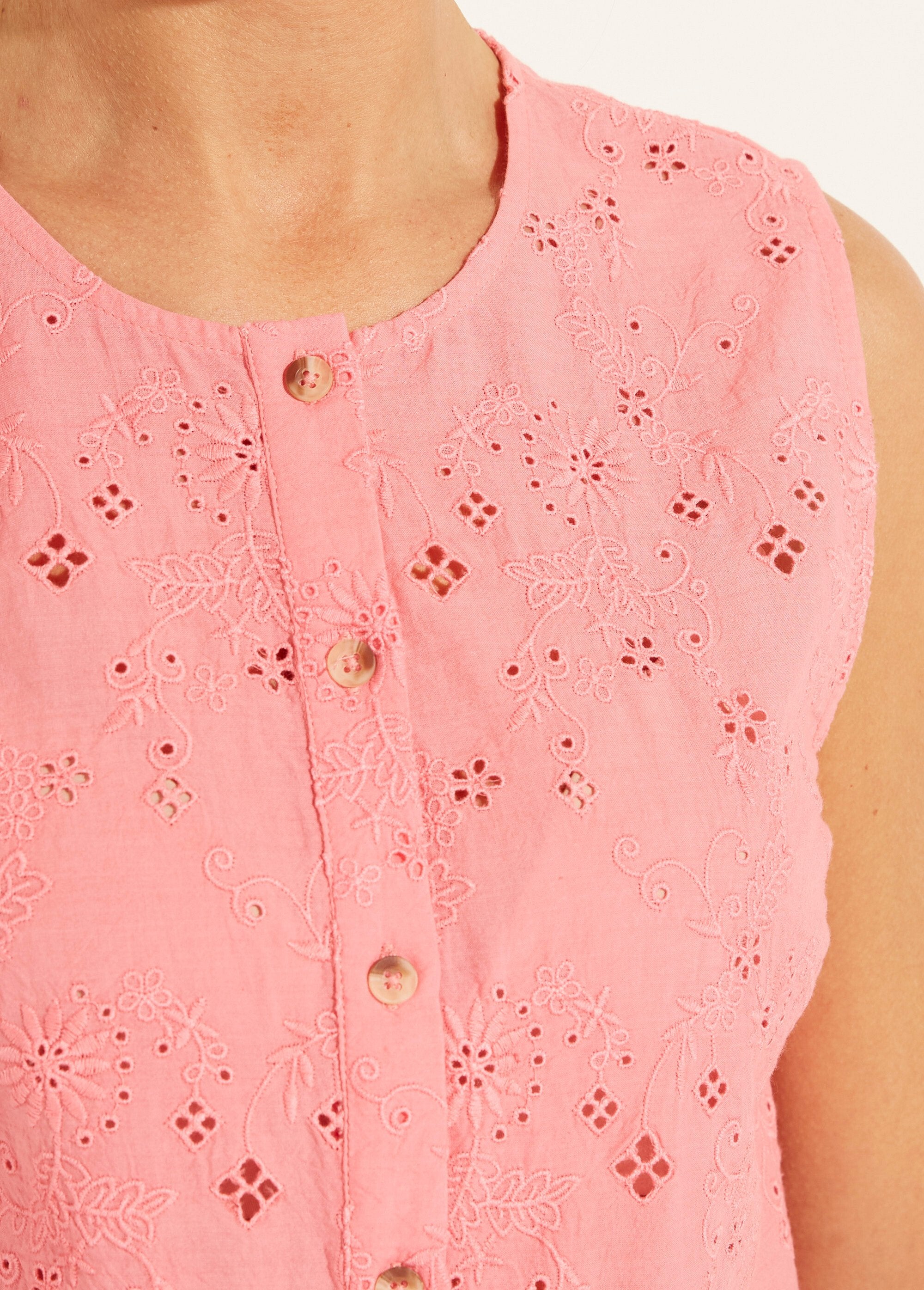 Broderie_anglaise_cotton_button-up_tank_top_Candy_pink_DE1_slim