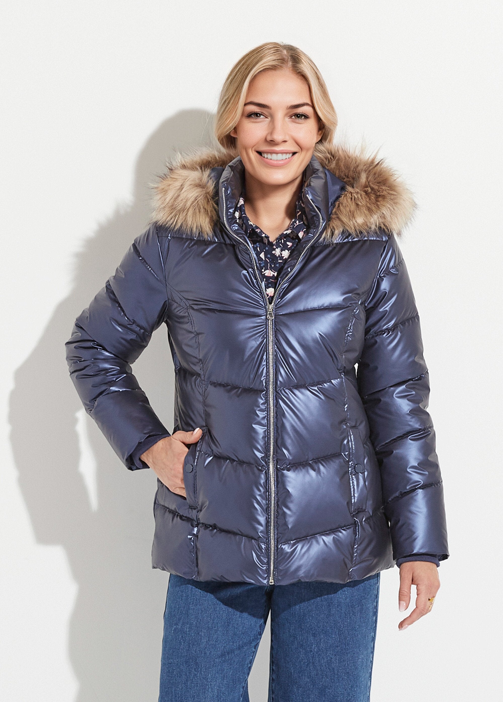 Short_quilted_down_jacket_with_metallic_effect_hood_Blue_FA1_slim