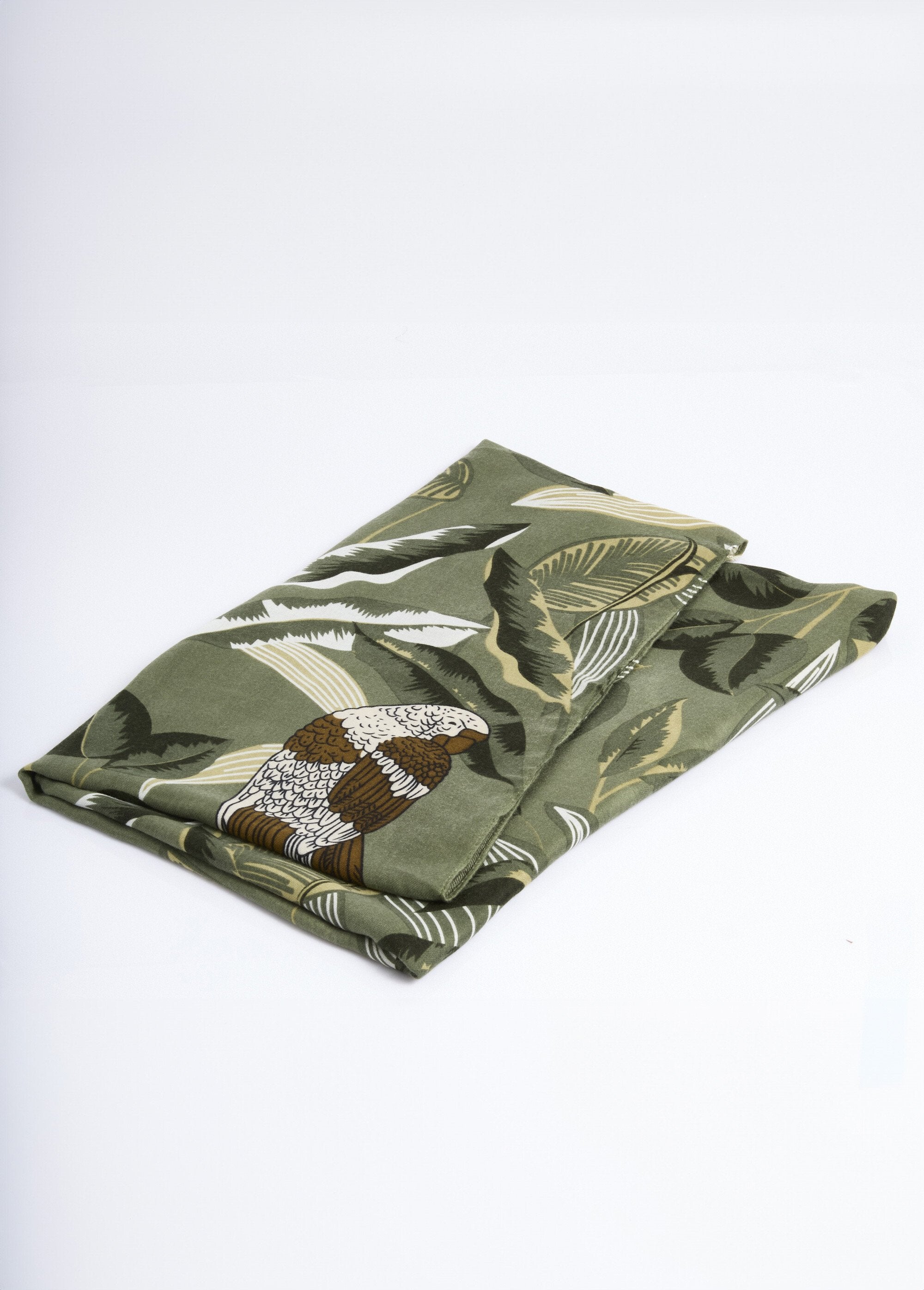 Parrot_motif_scarf_in_monochrome_Green_DE1_slim