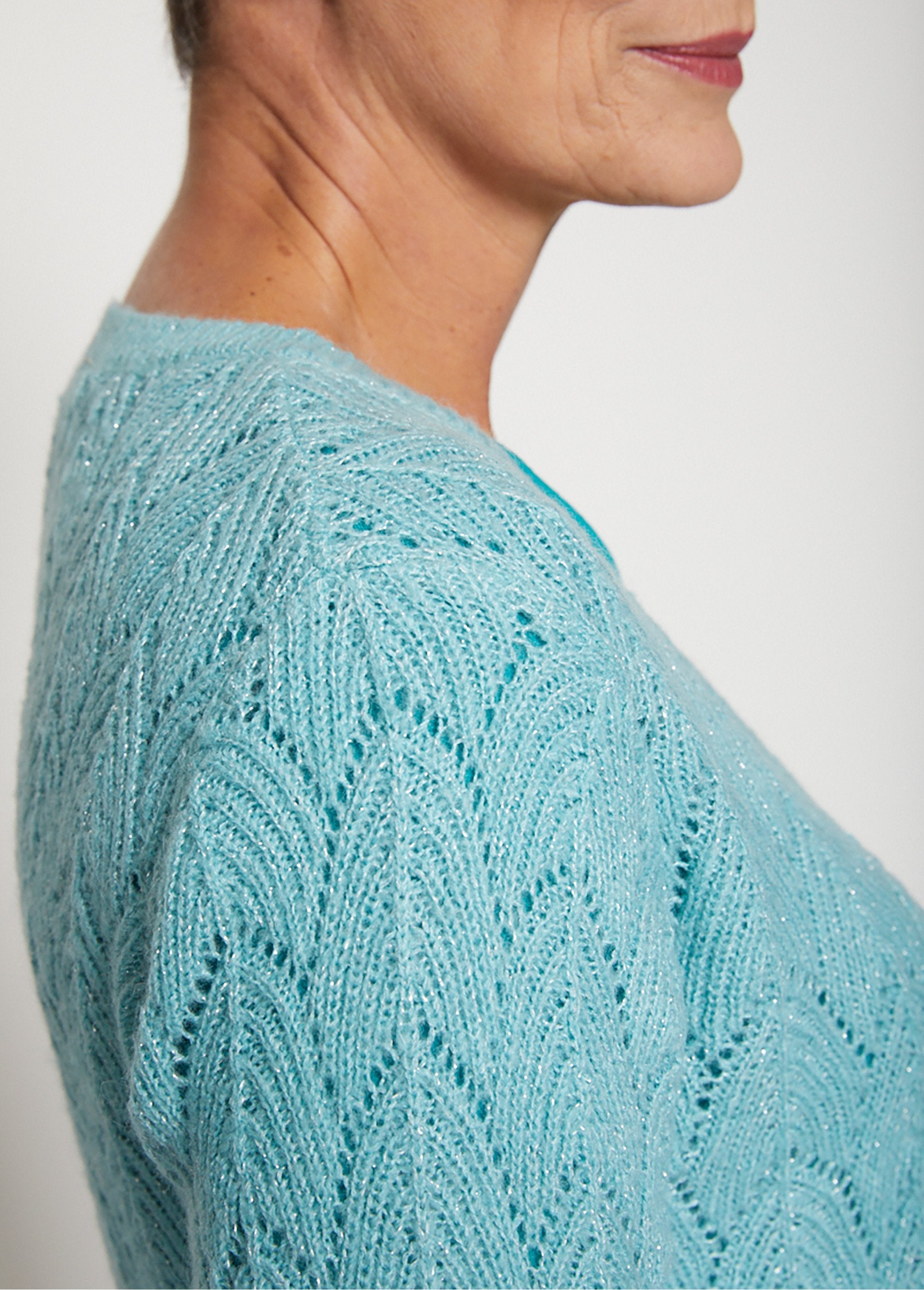 Buttoned_vest_with_recycled_fibers_Aqua_DE3_slim