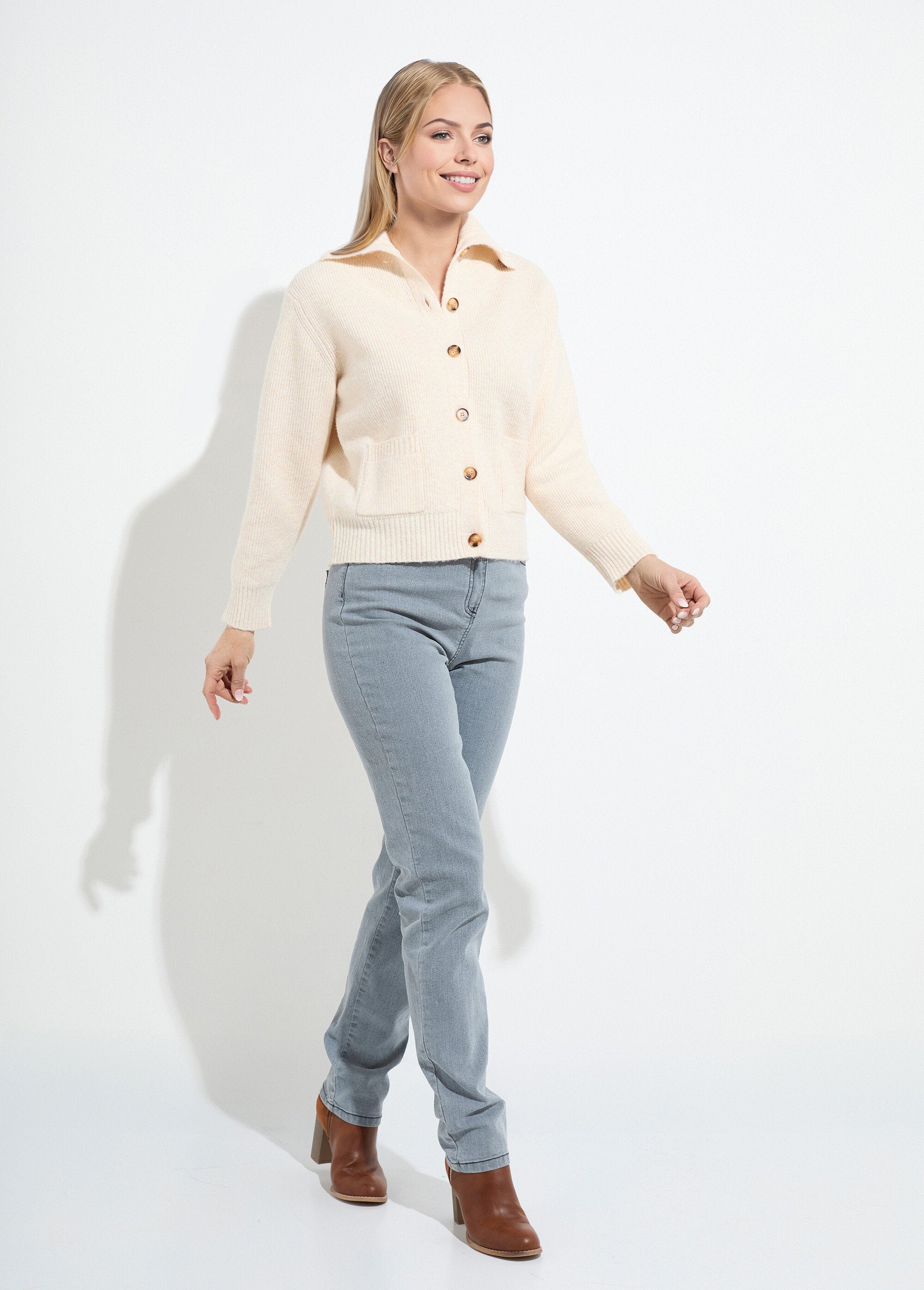 Warm_ribbed_button-down_cardigan_with_wool_and_recycled_fibers_Ivory_SF1_slim