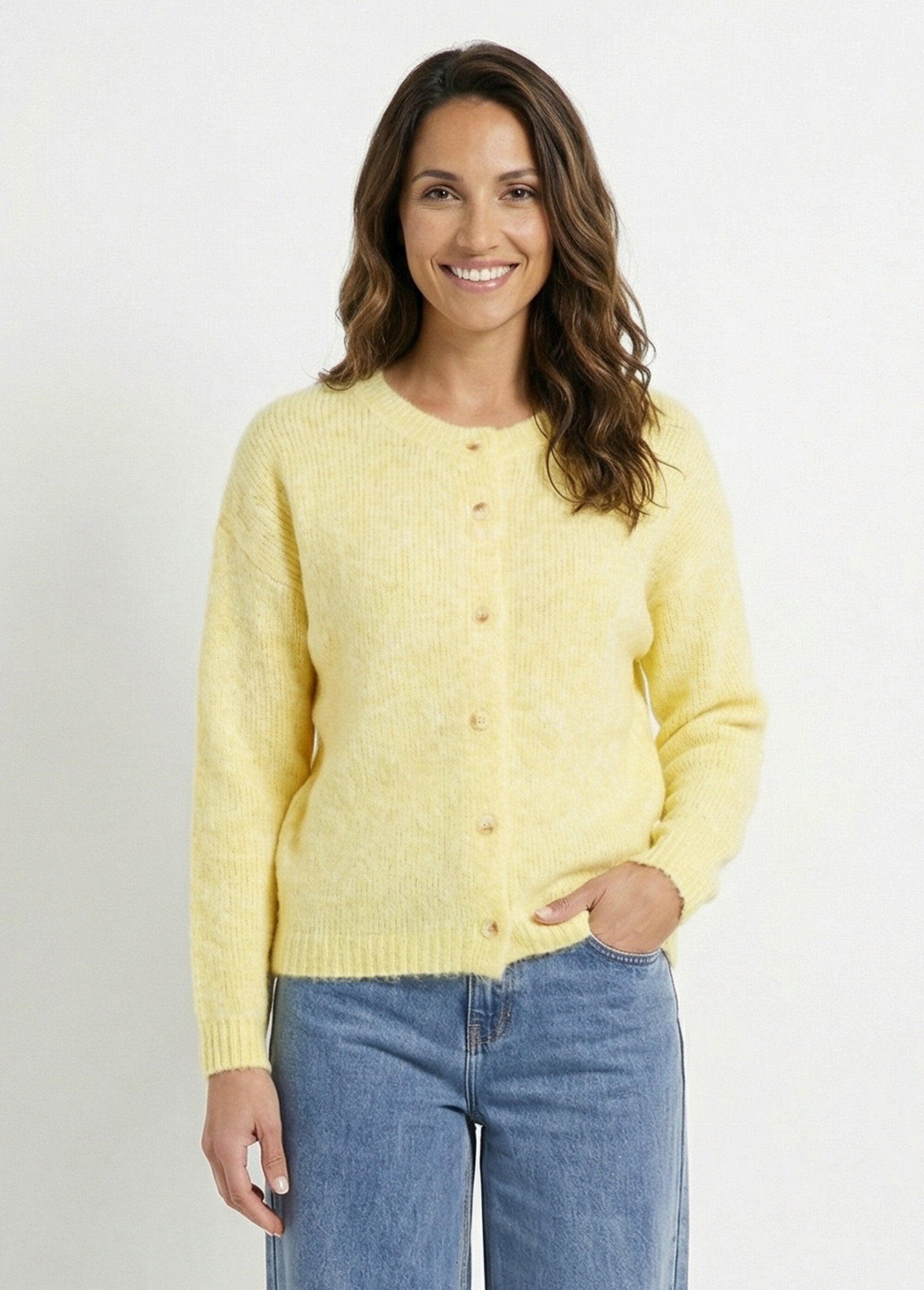 Gilet_col_rond_en_maille_avec_laine_Jaune_FA1_slim