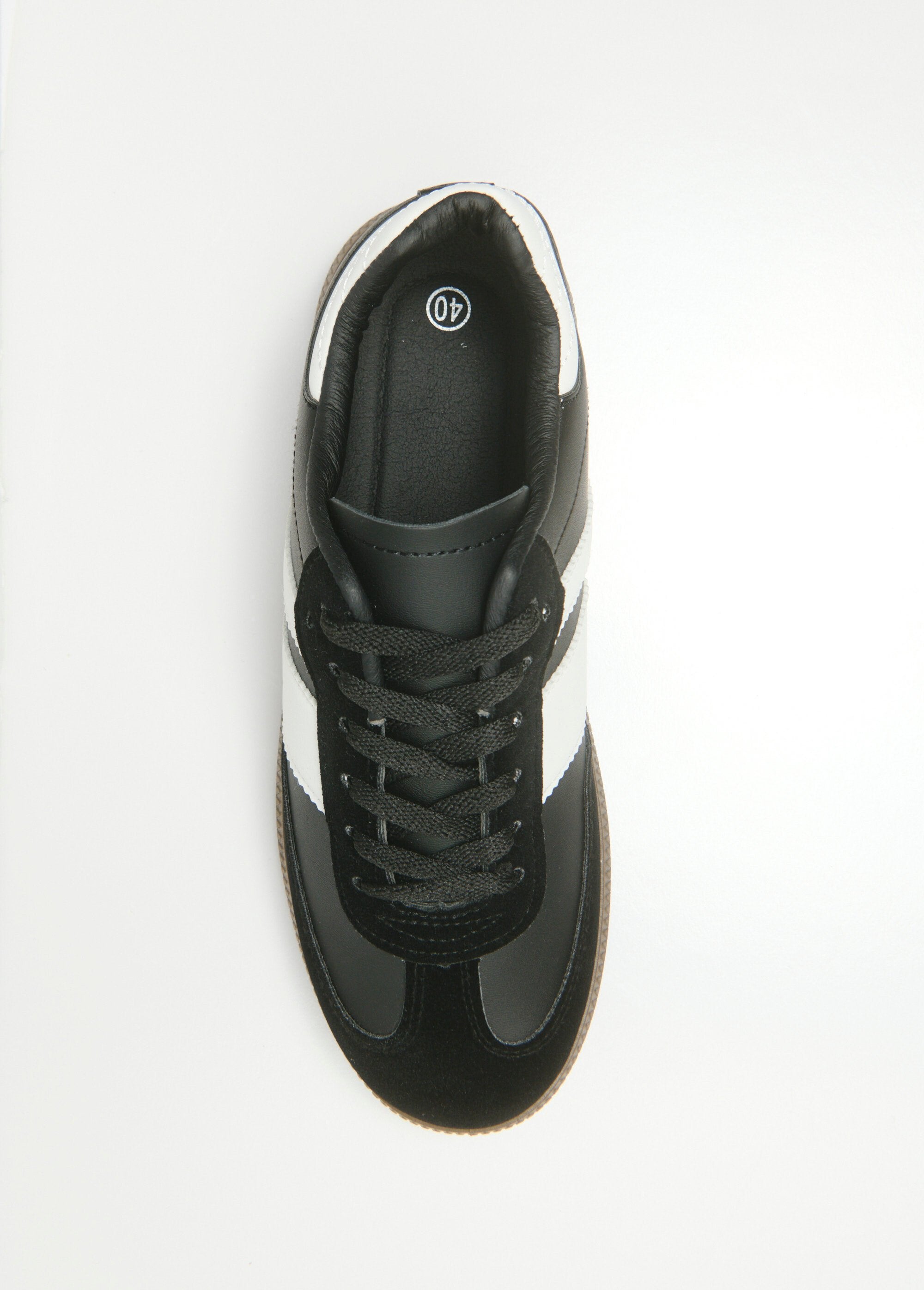 Retro_sneakers_with_contrasting_details_Black_OV1_slim