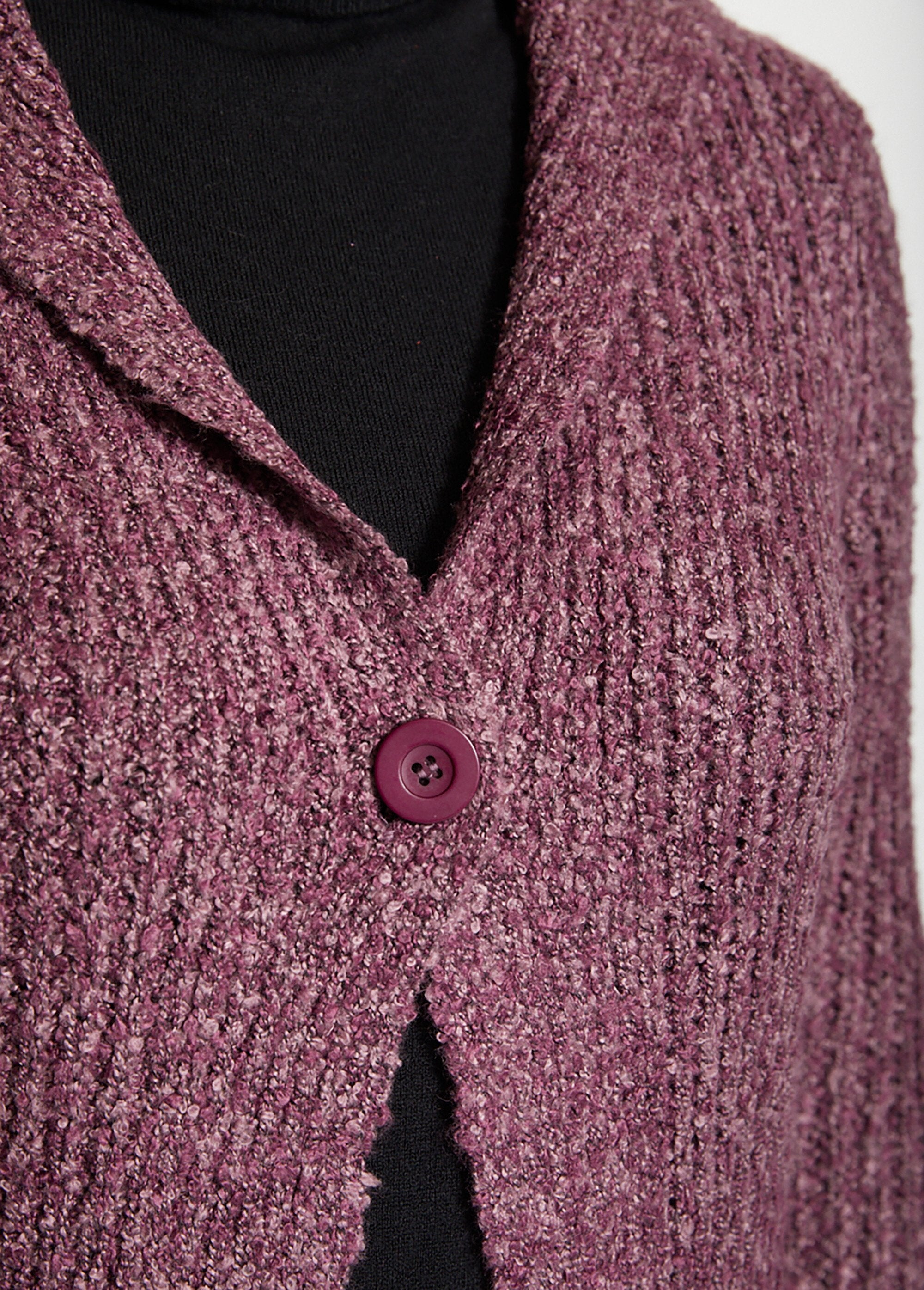 Long_hooded_vest_Plum_DE1_curvy
