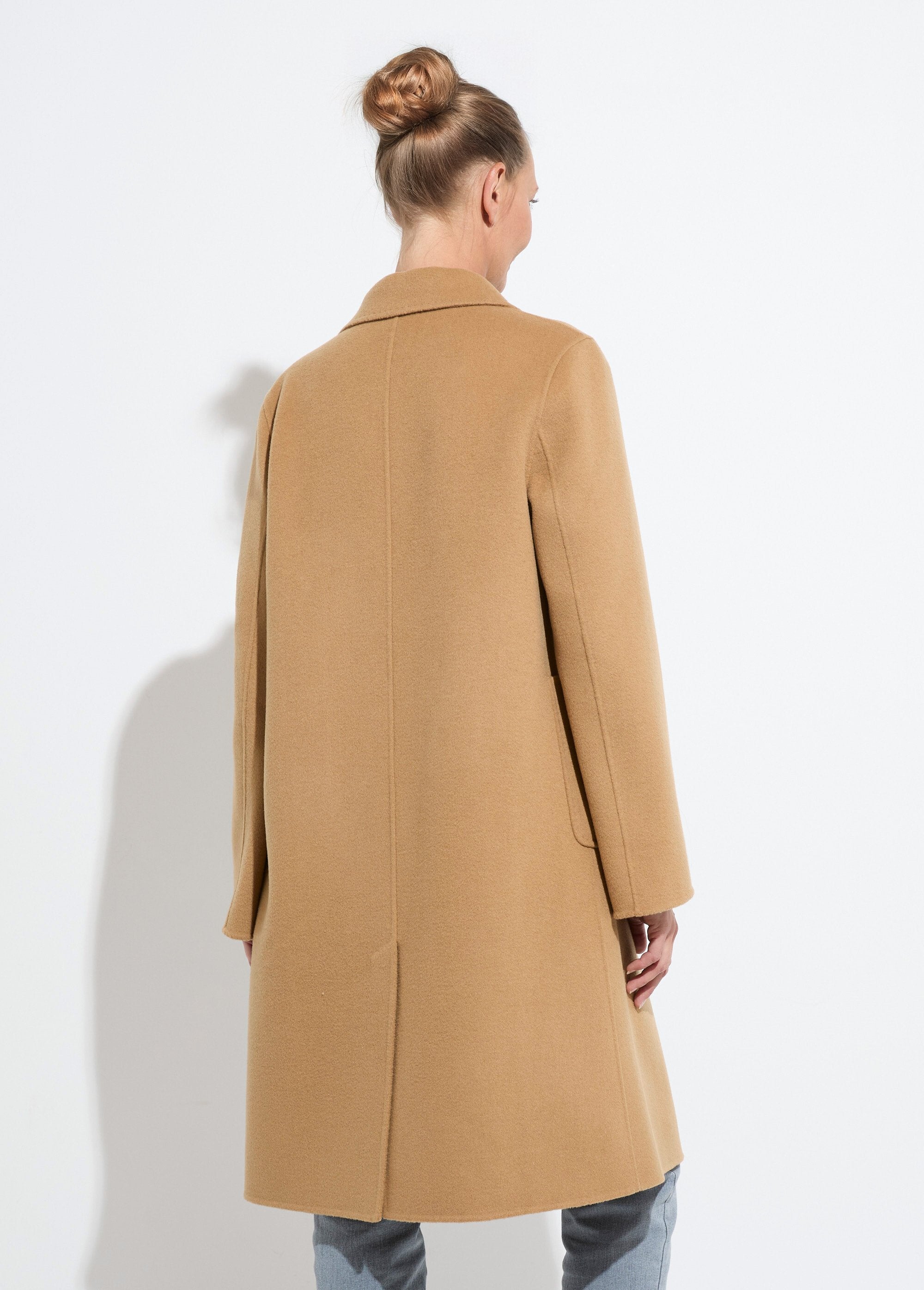 Long_coat_of_pure_wool_cloth_with_a_tailored_collar_camel_DO1_slim