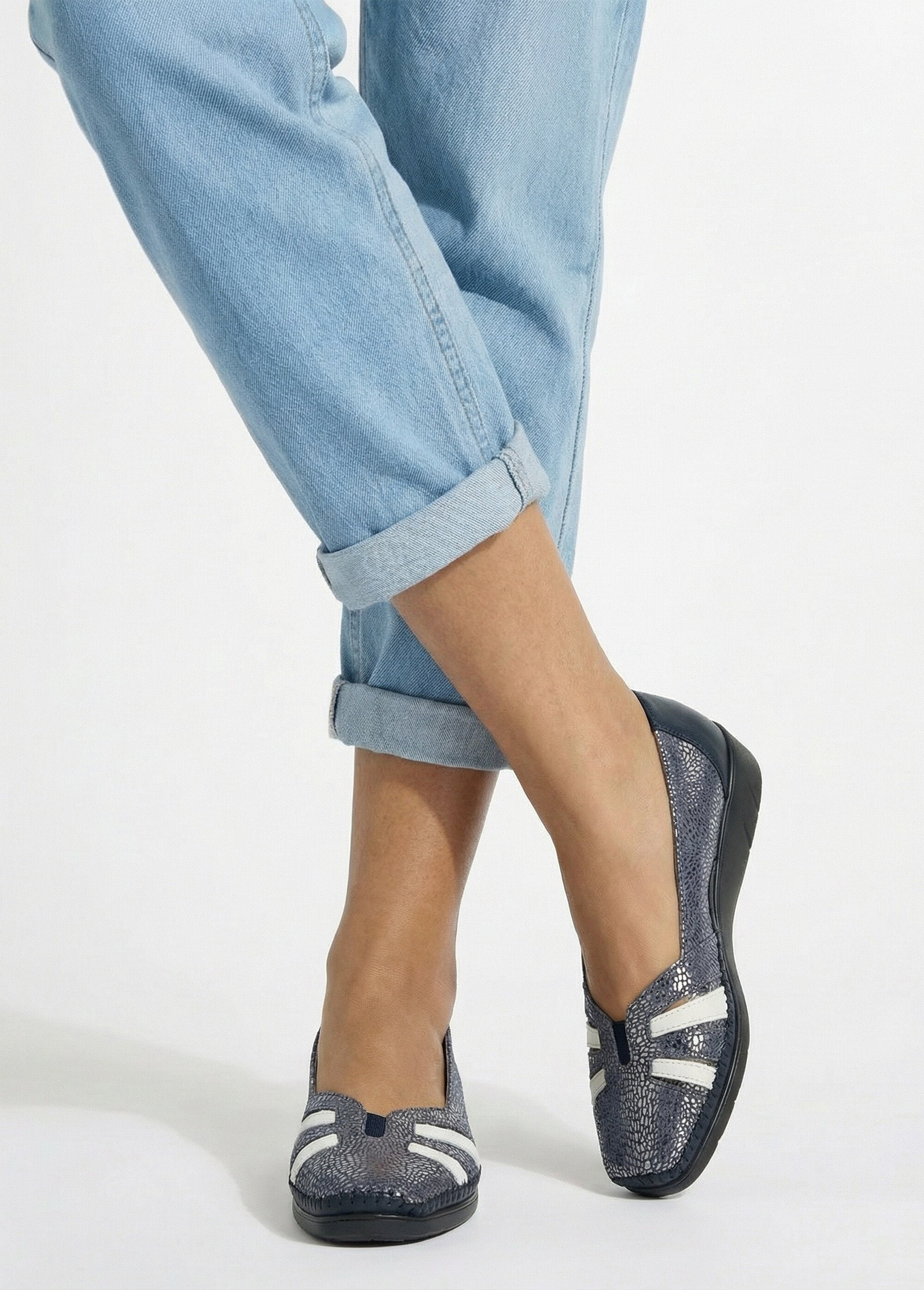 Soft,_comfortable_width_leather_wedge_loafers_Marine_SF1_slim