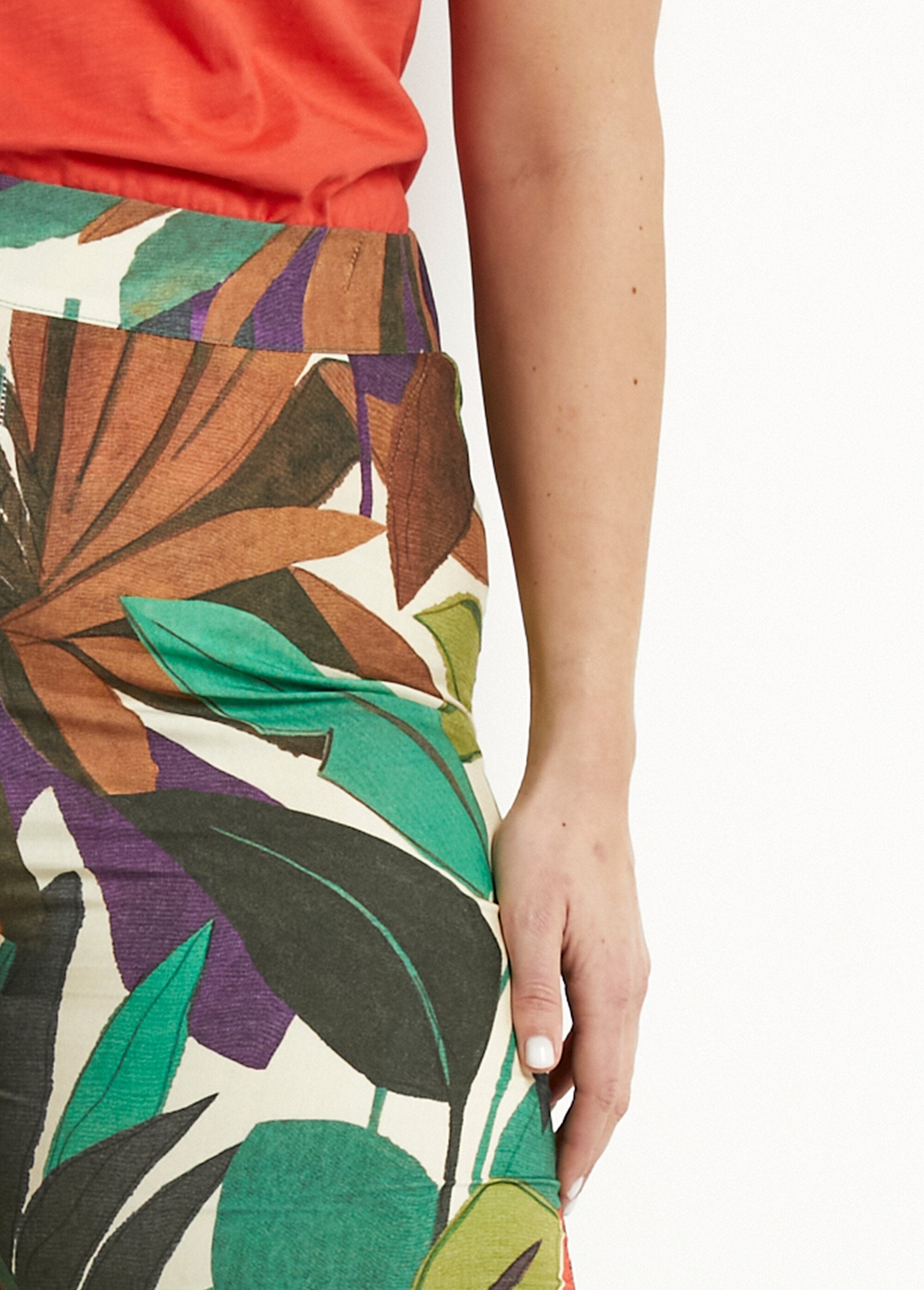 Wide_printed_elasticated_waist_pants_Multicolor_DE1_curvy