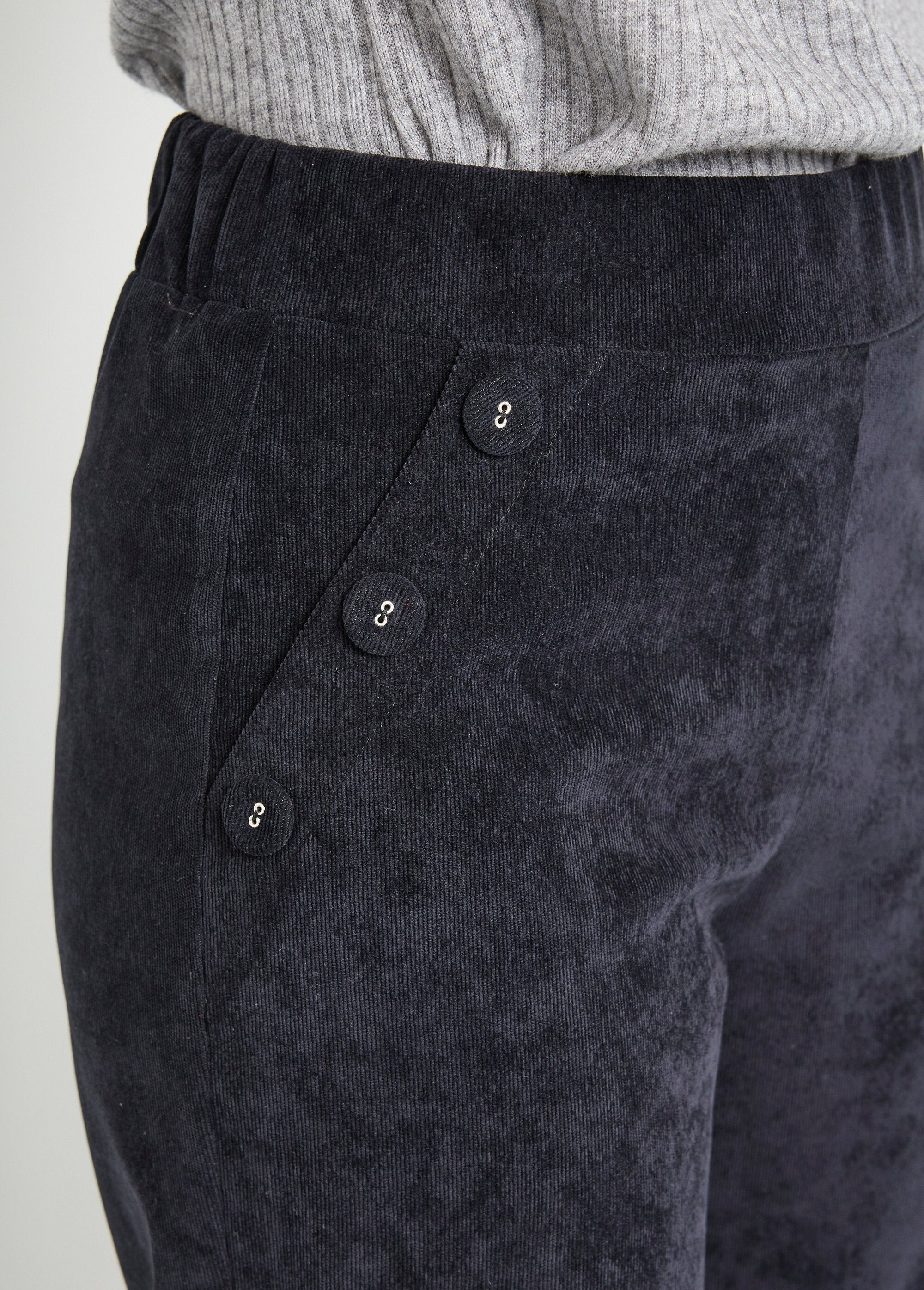 Wide-leg_corduroy_trousers_with_a_semi-elasticated_waistband_Black_DE1_slim