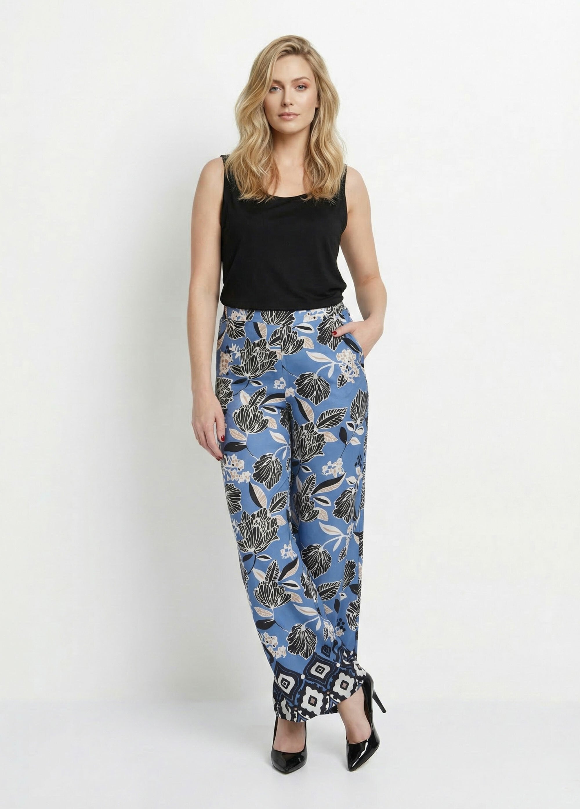 Pantalon_satiné,_motif_fleurs_d'Orient_Bleu_imprime_SF1_slim