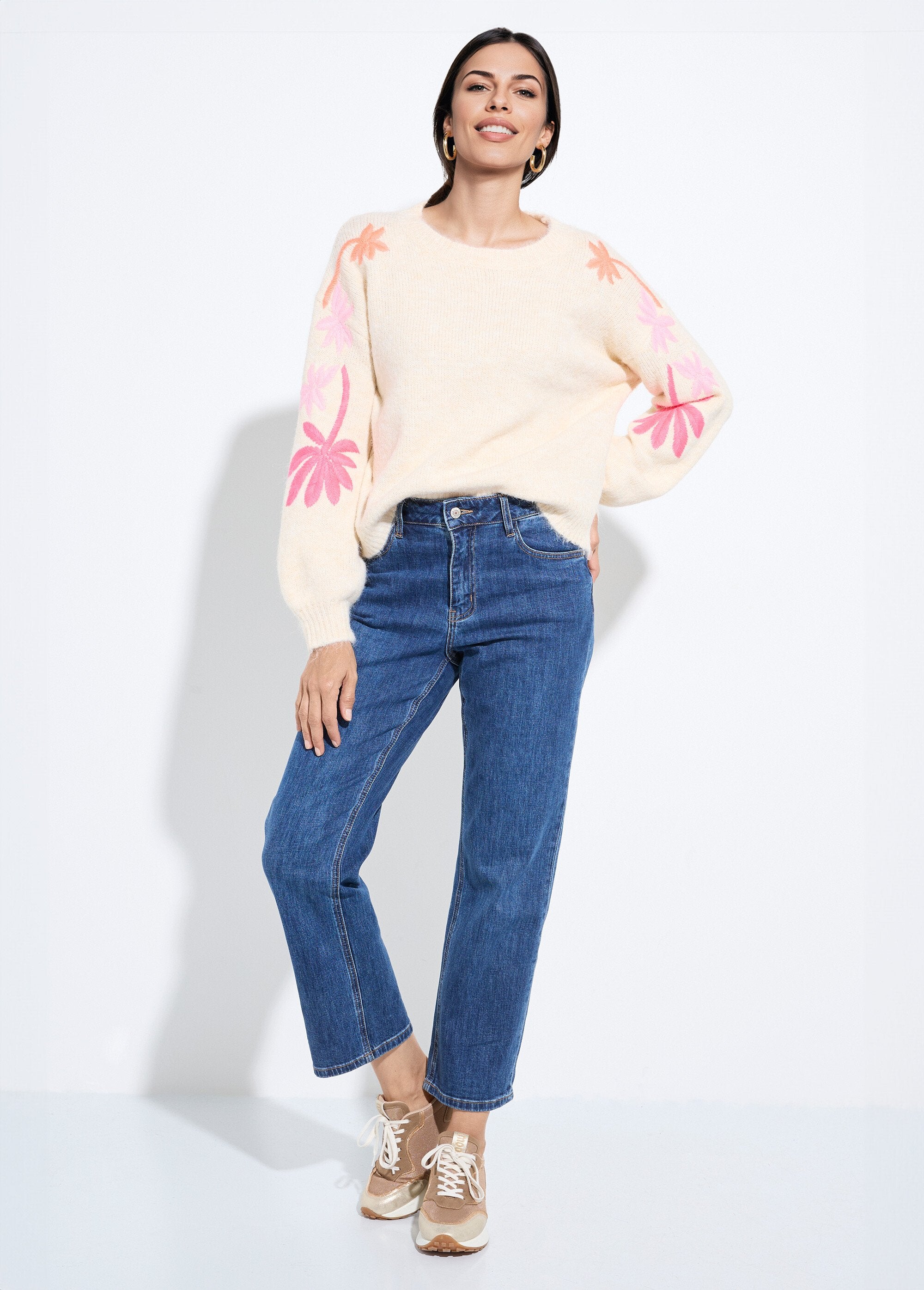 Warm_wool_sweater_with_neon_palm_tree_embroidery_Ecru_SF1_slim