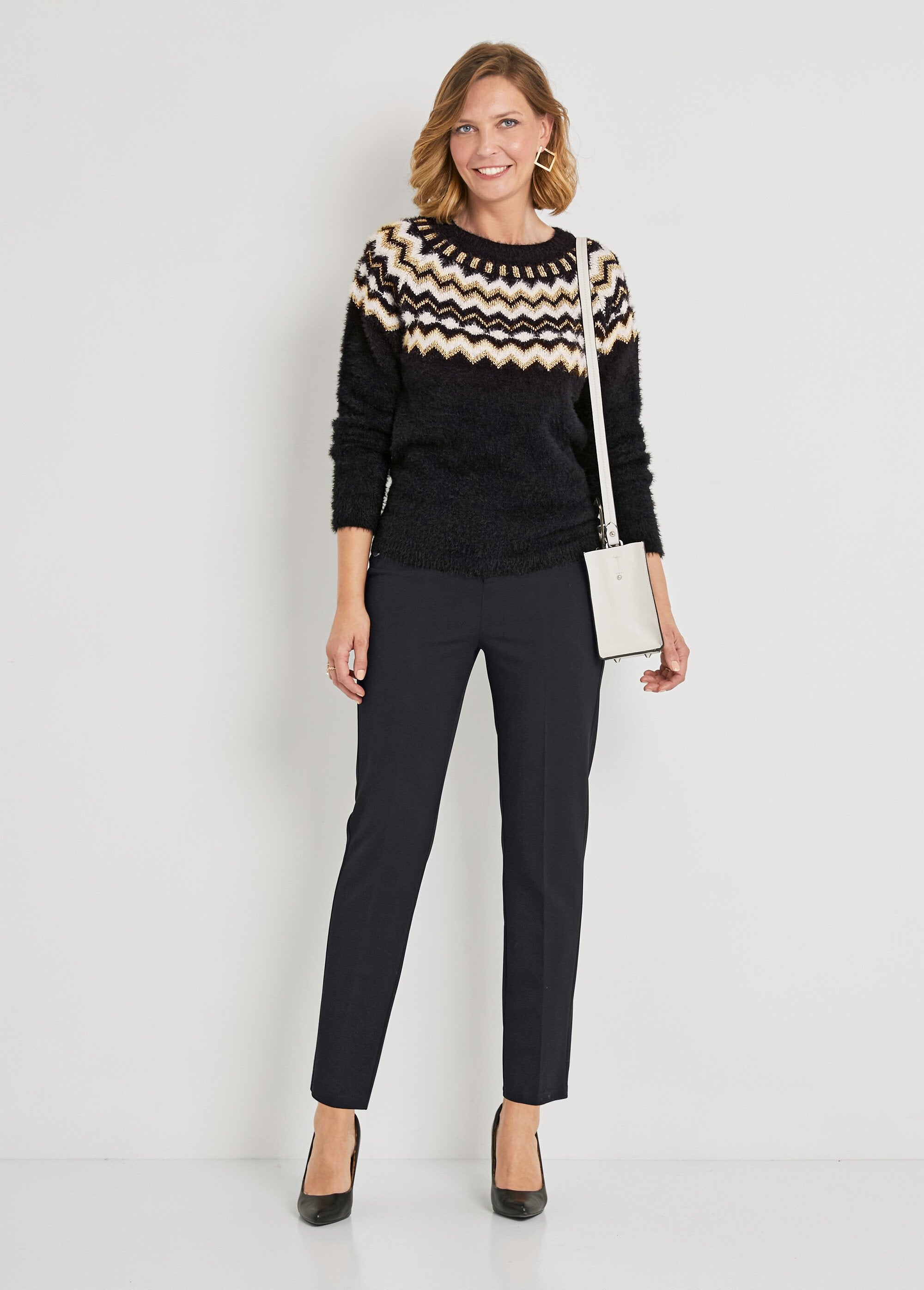 Sun_jacquard_hairy_knit_round_neck_sweater_Black_SF1_slim