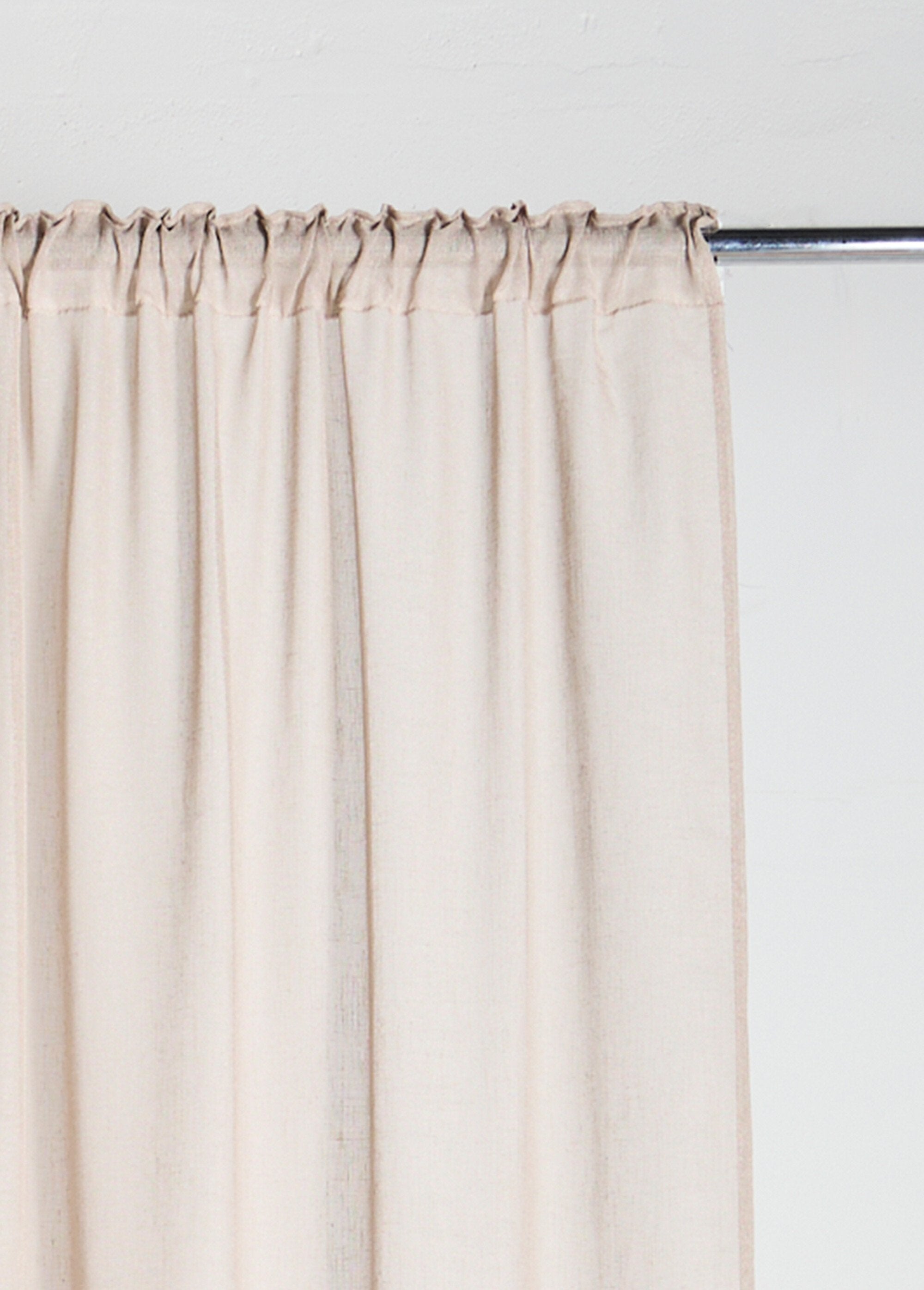Single-panel_curtain_with_gathered_heading_tape,_linen-look_Beige_DE1_slim