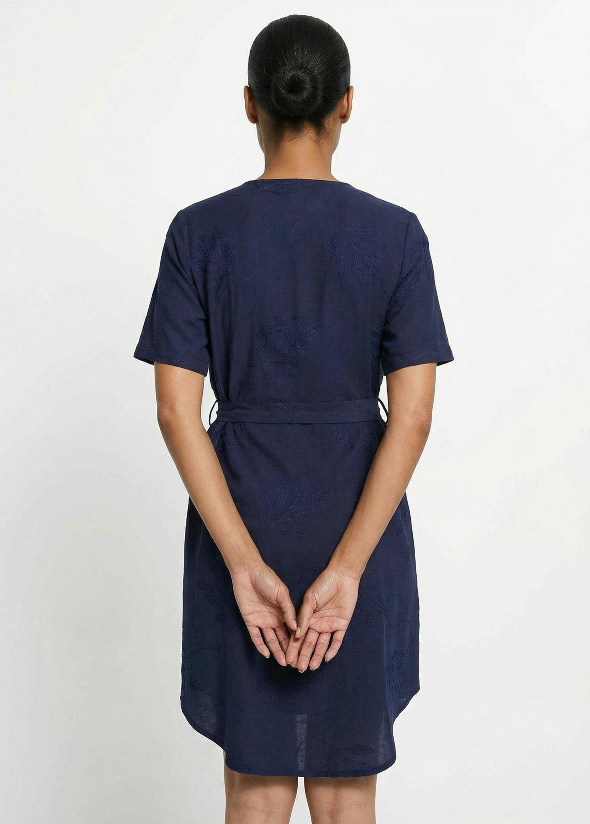 V-neck_shirt_dress,_embroidered_with_foliage_Marine_DO1_slim