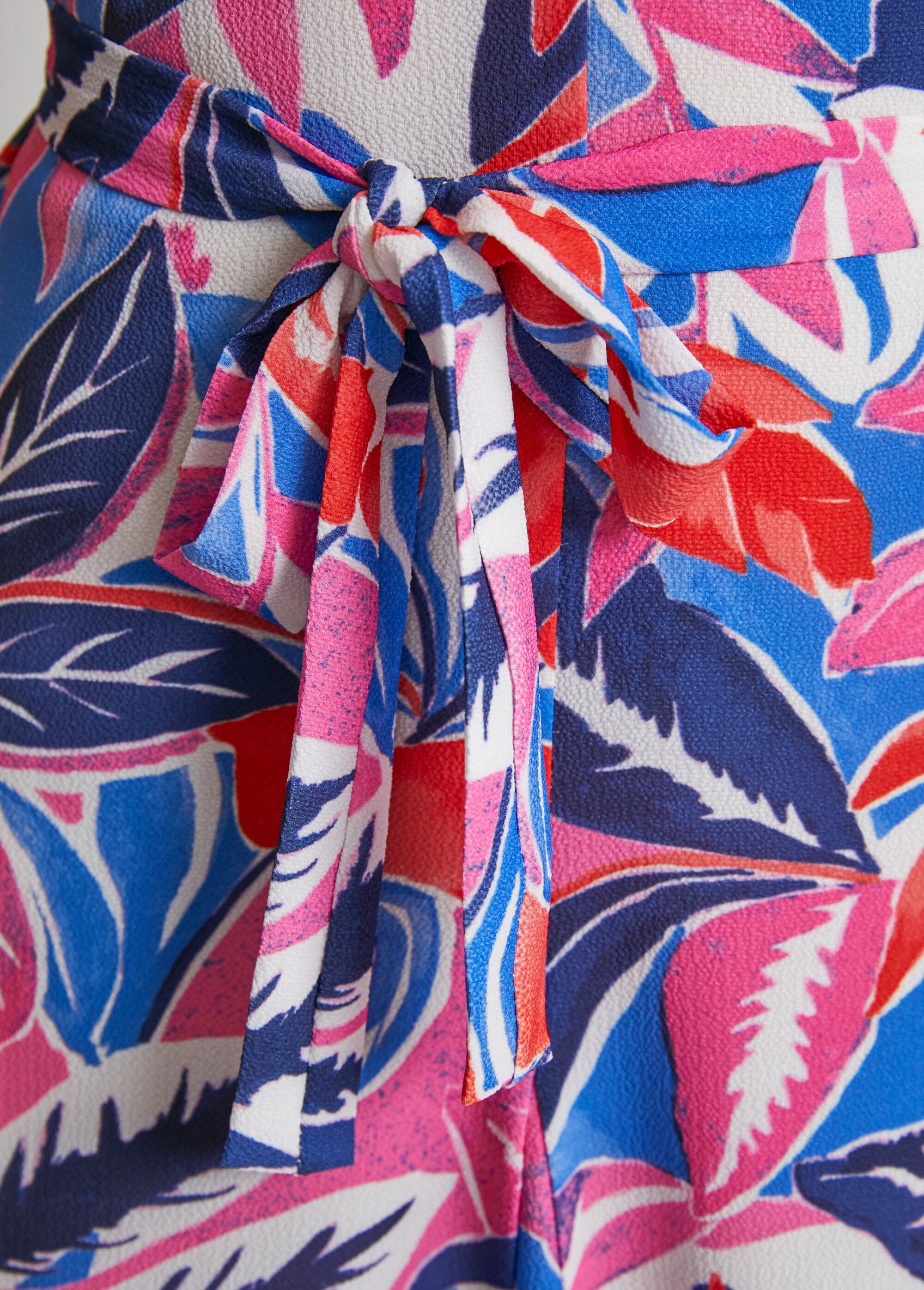 Printed_dress_with_ruffles_Red_and_blue_DE3_slim