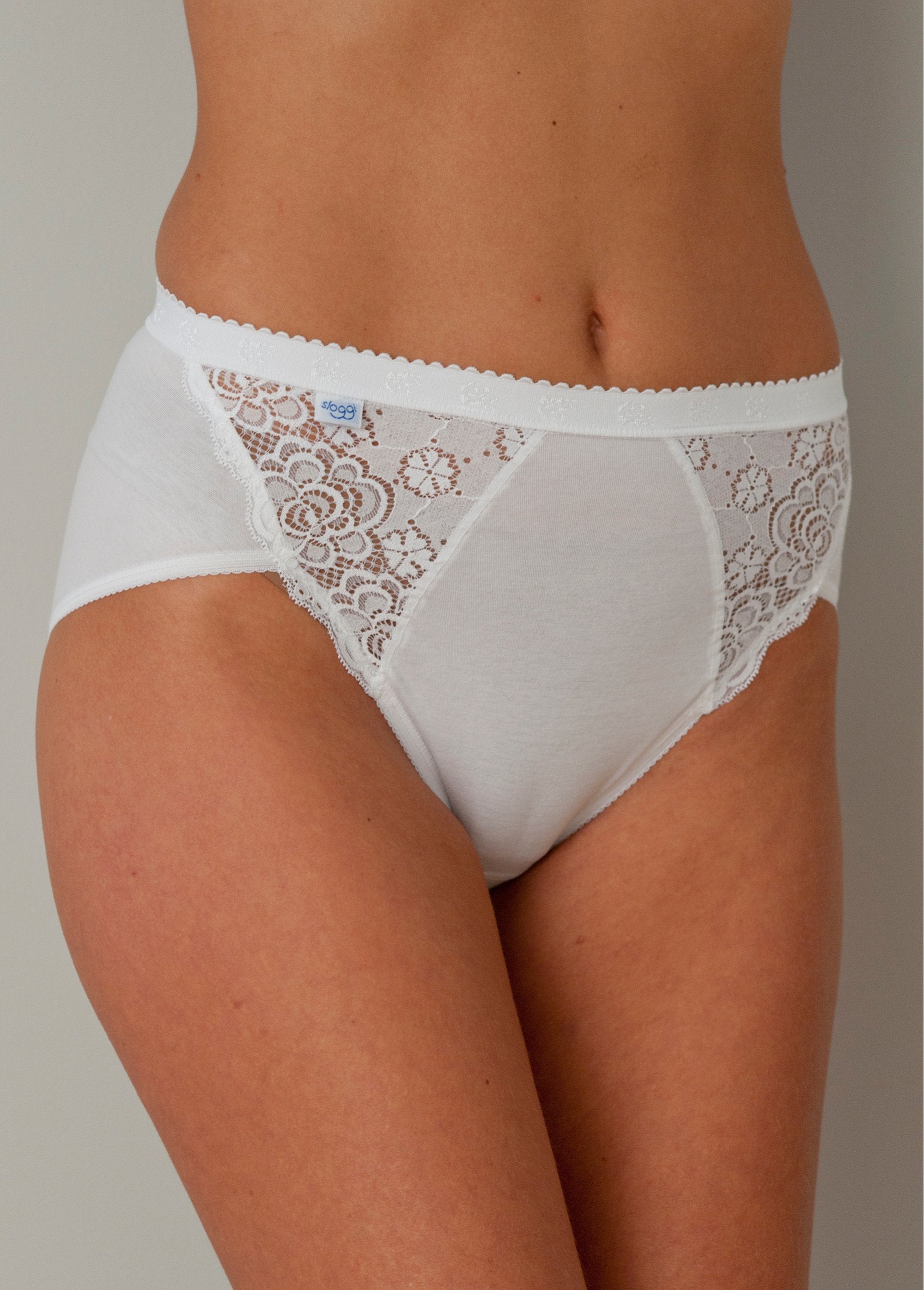 Pack_of_3_Chic_midi_panties_+_1_free_White_lot3+1free_FA1_slim