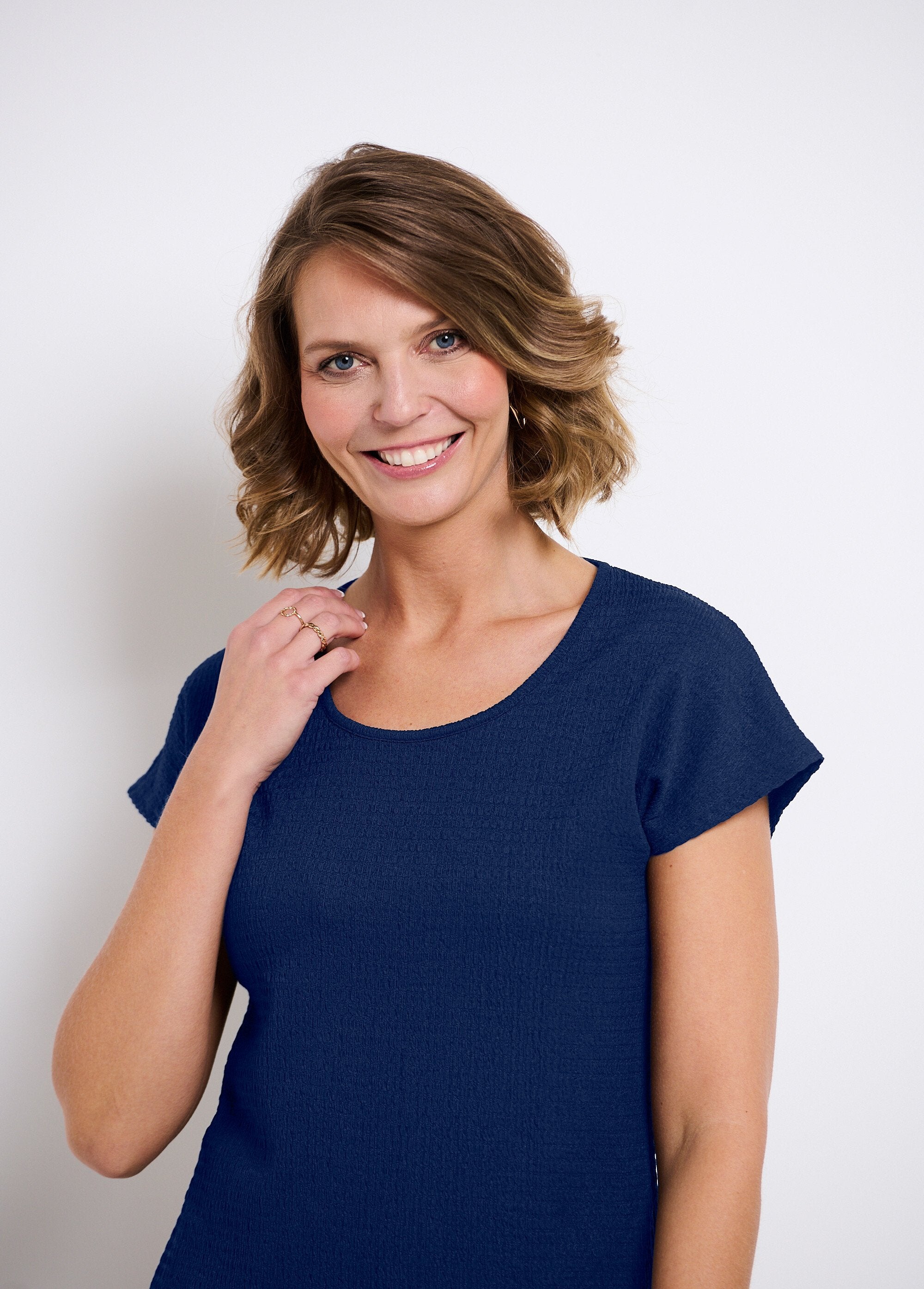 Plain_or_floral_print_short-sleeved_T-shirt_Plain_navy_DE1_slim