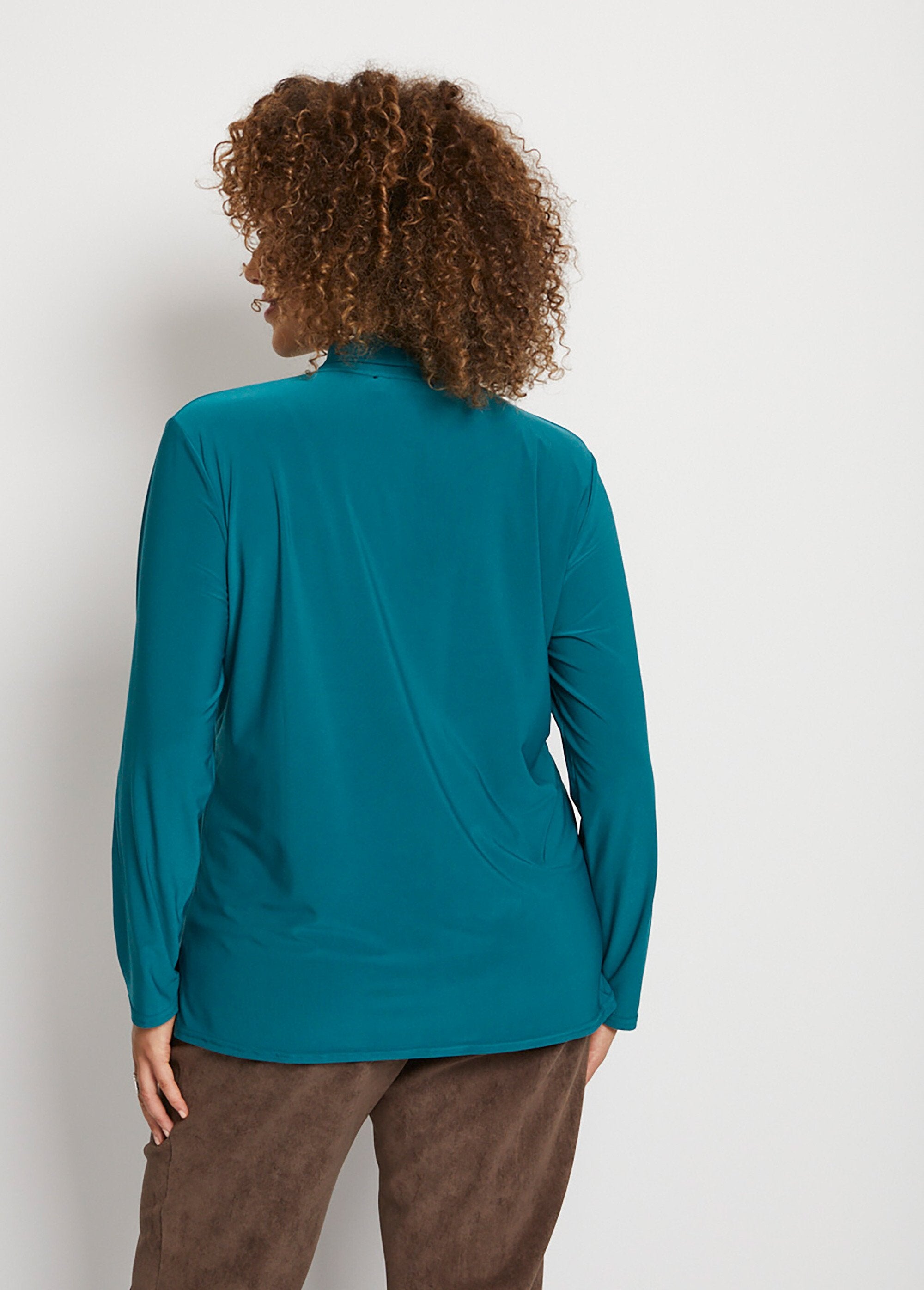 Long-sleeved_pussy-bow_effect_T-shirt_Duck_DO1_curvy