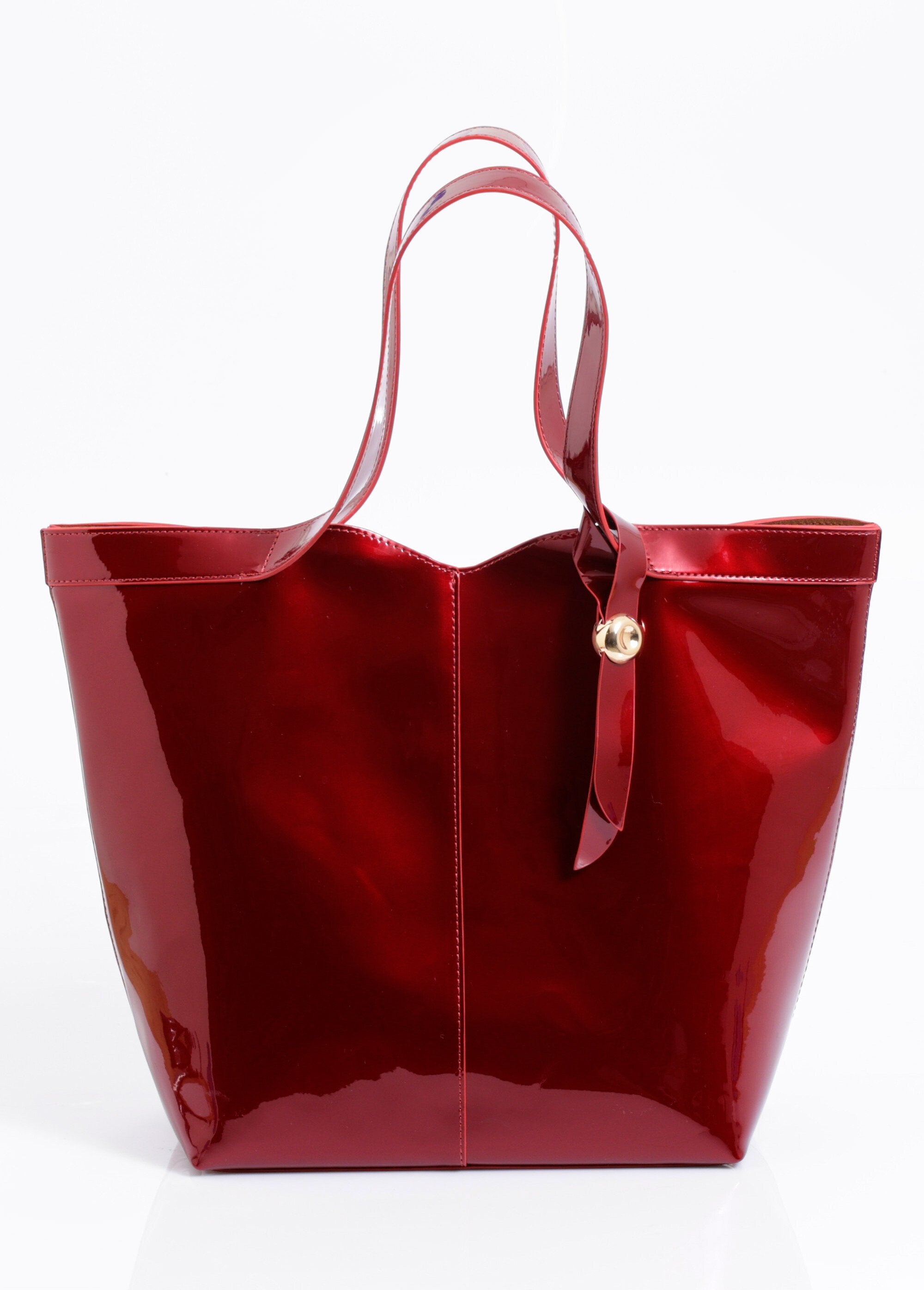patent_leather_tote_bag_with_handles_and_charm_Red_varnish_FA1_slim