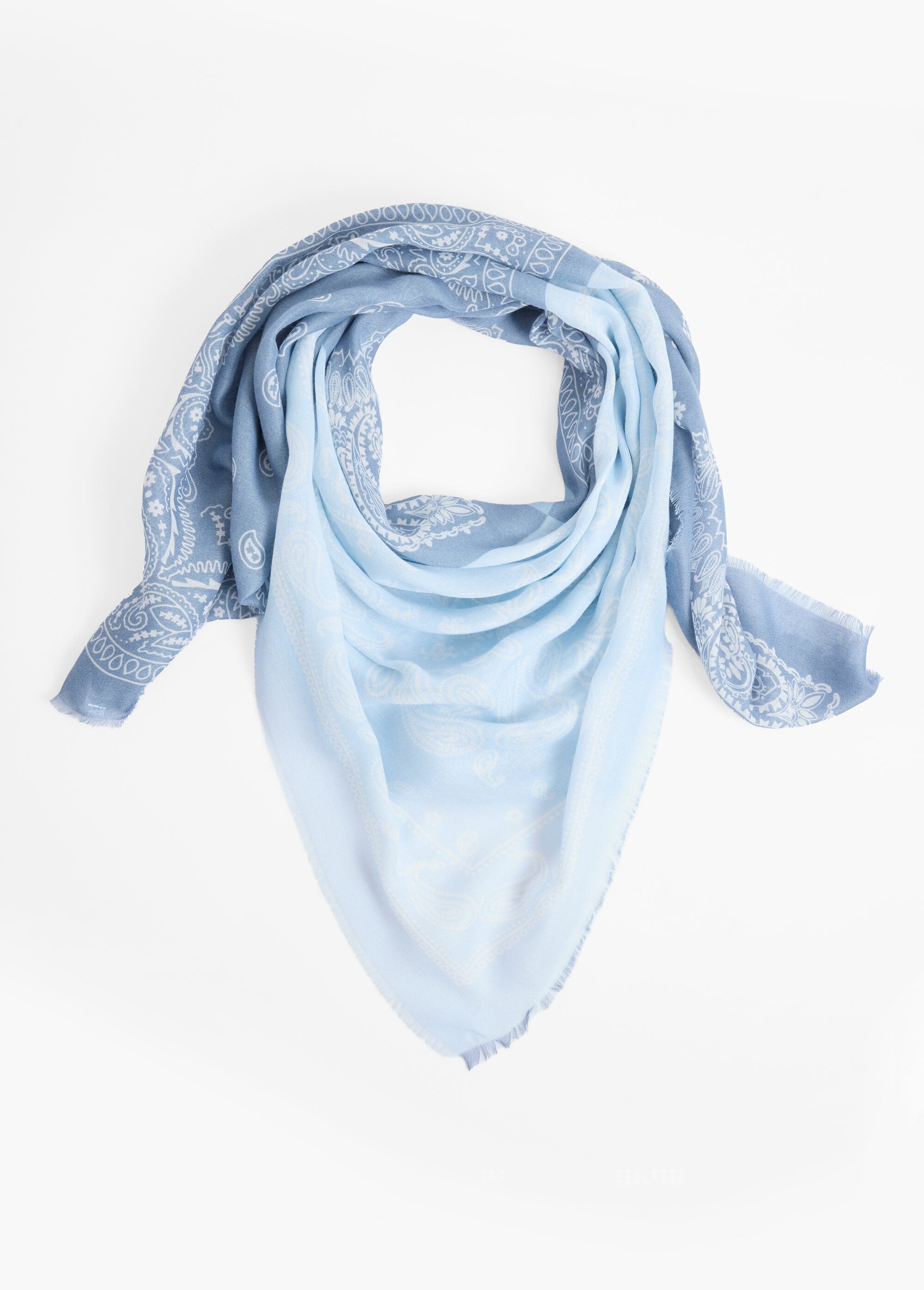 Square_scarf,_gradient_bandana_pattern_Blue_FA1_slim