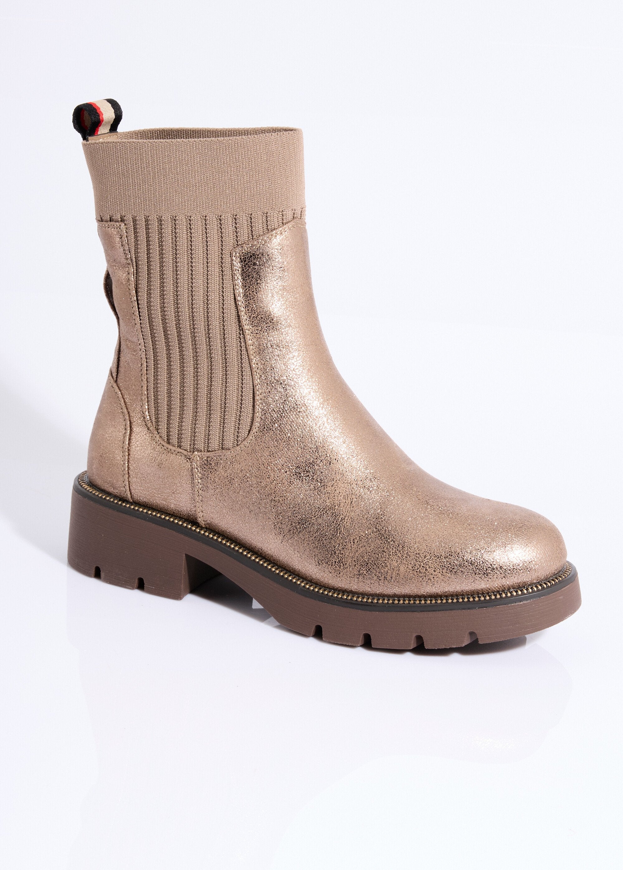 High_notched_sock-style_boots_Mole_FA1_slim