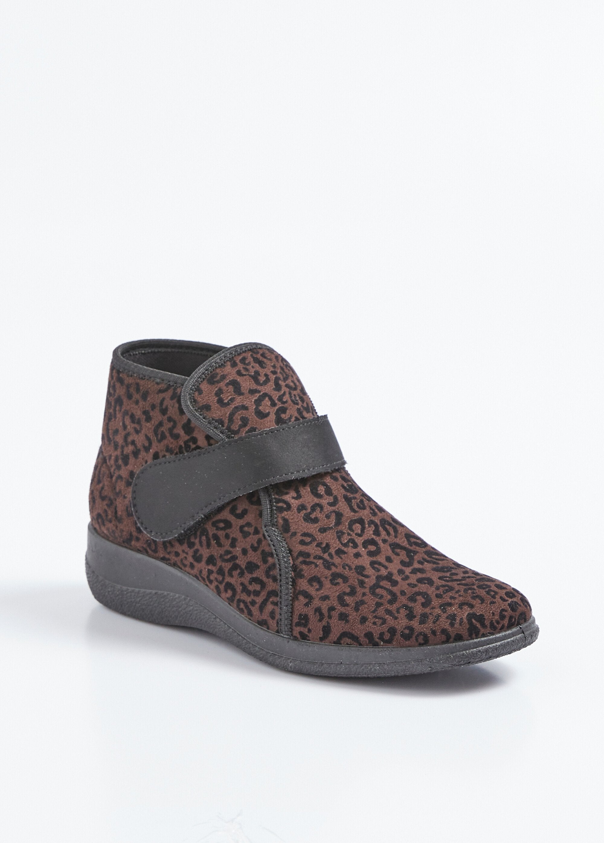 Comfortable_width_Velcro_boots_in_leopard_print_or_plain_Brown_FA1_slim