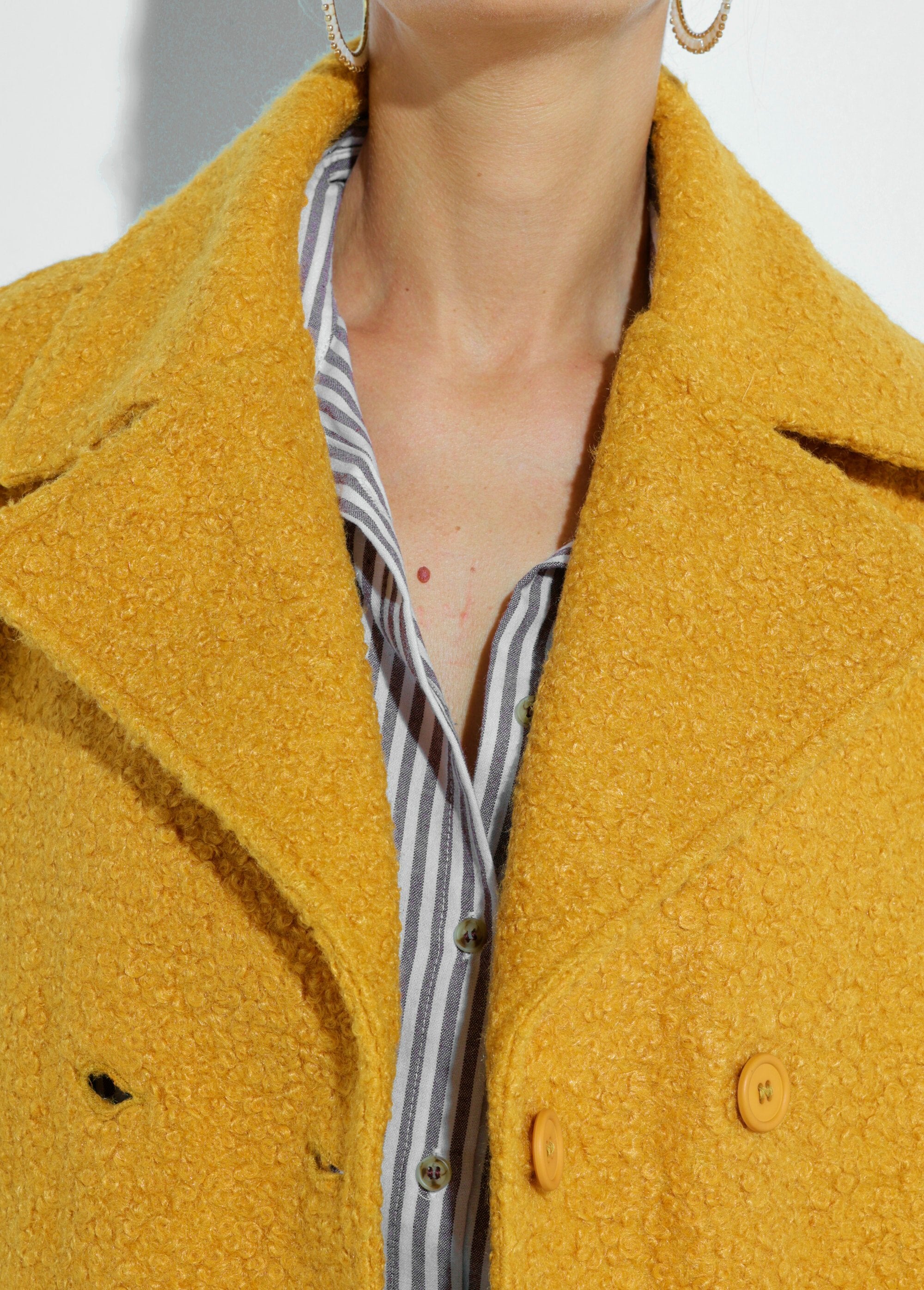 Short,_plain,_bouclé-style_pea_coat_Mustard_DE1_slim