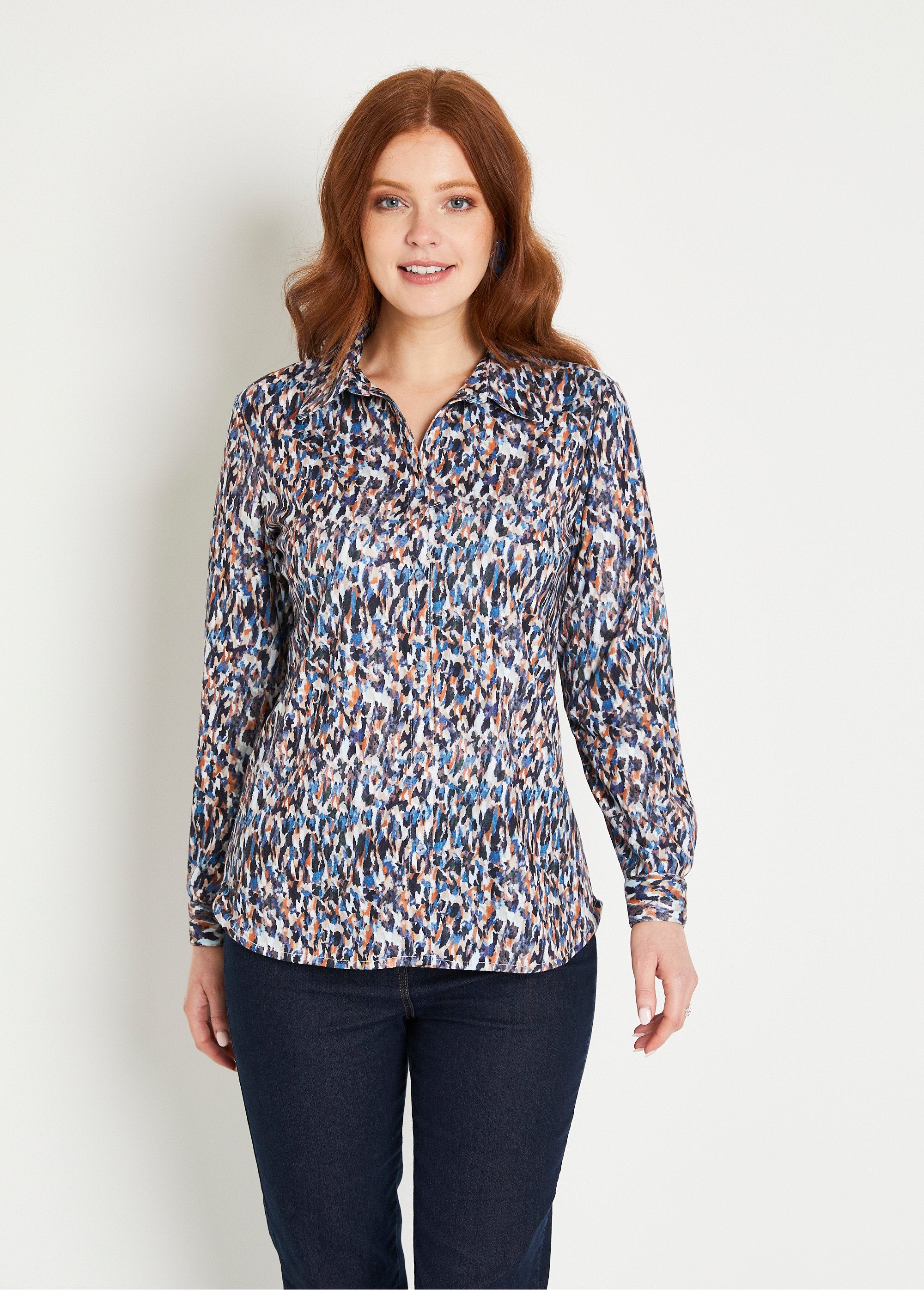 Long_button-down_blouse_in_warm_graphic_knit_Blue_FA1_slim