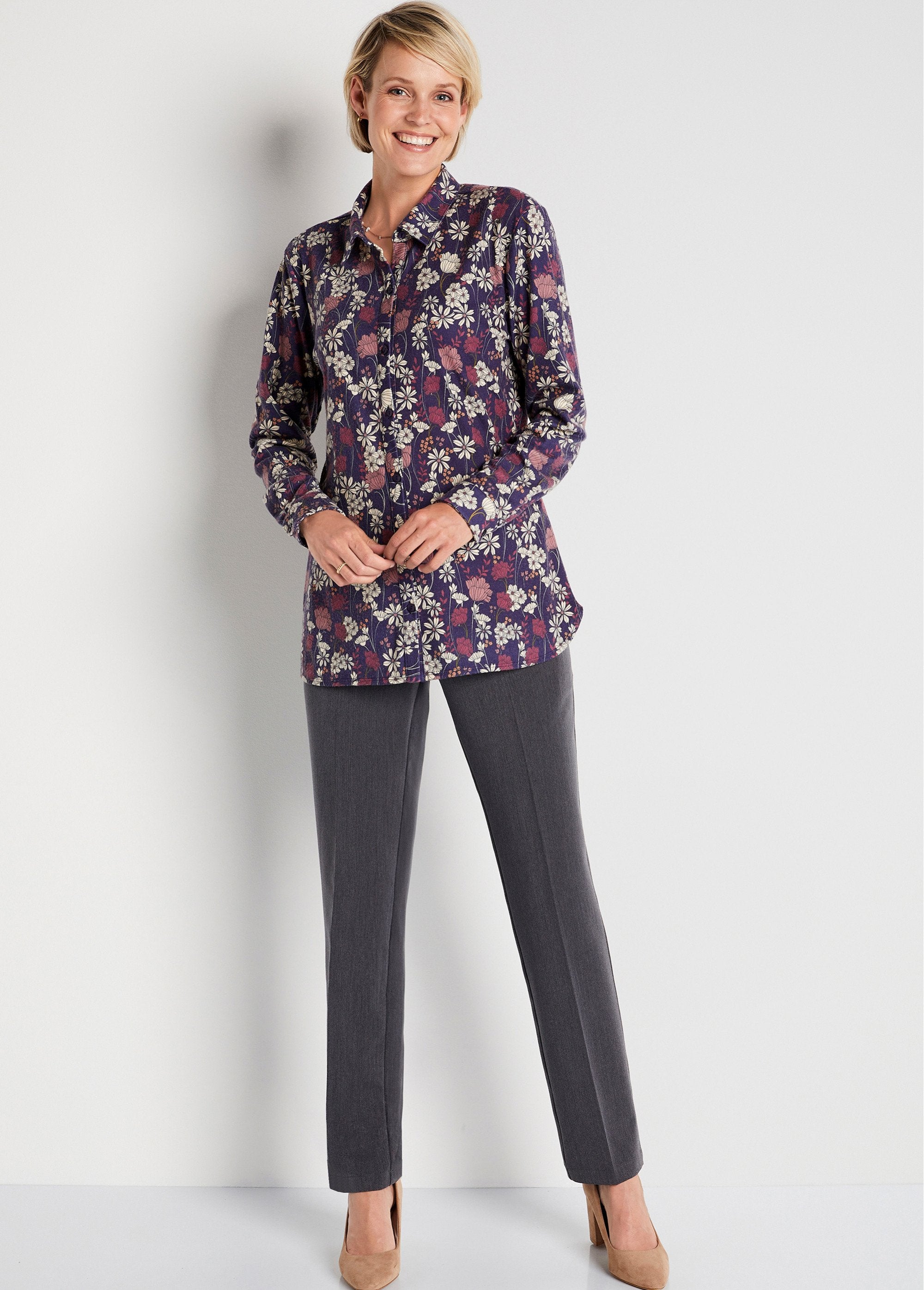 Warm_knit_floral_blouse_Navy_background_SF1_slim