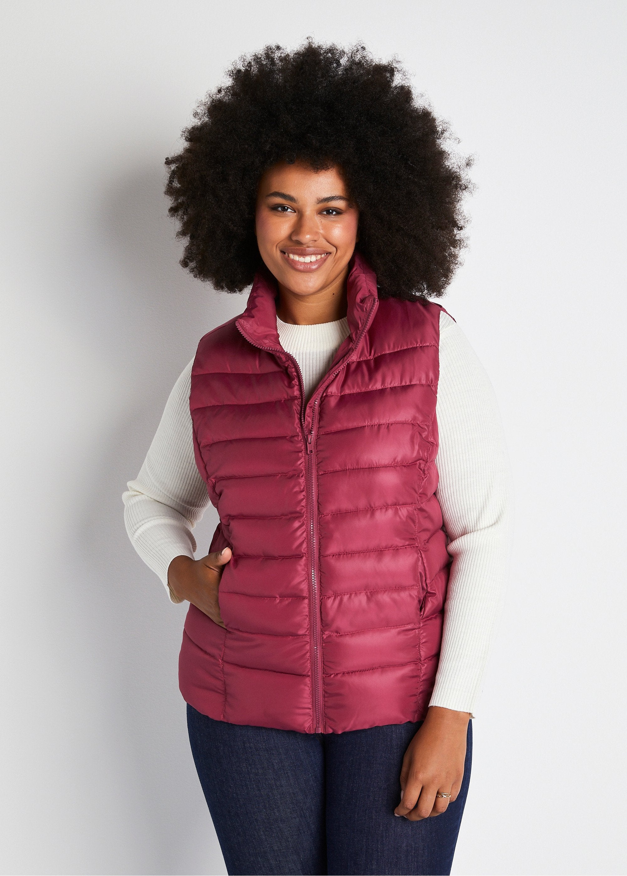 Short_sleeveless_zipped_down_jacket_Plum_FA1_curvy