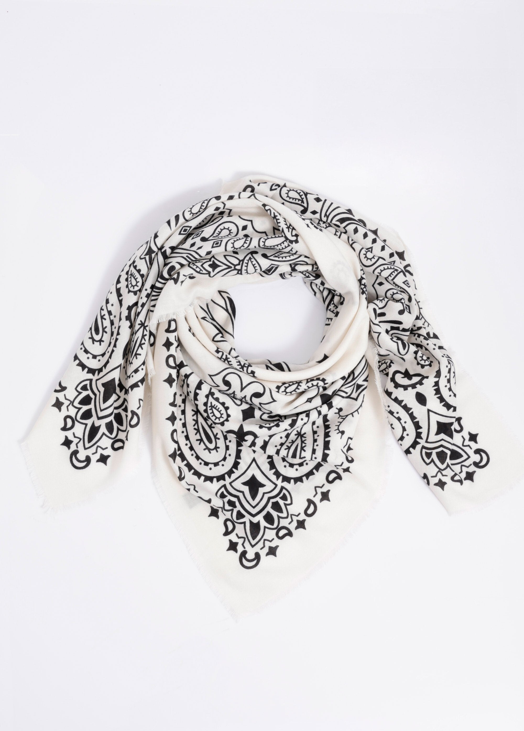 Thin_scarf_with_wool,_bandana_print_White_FA1_slim
