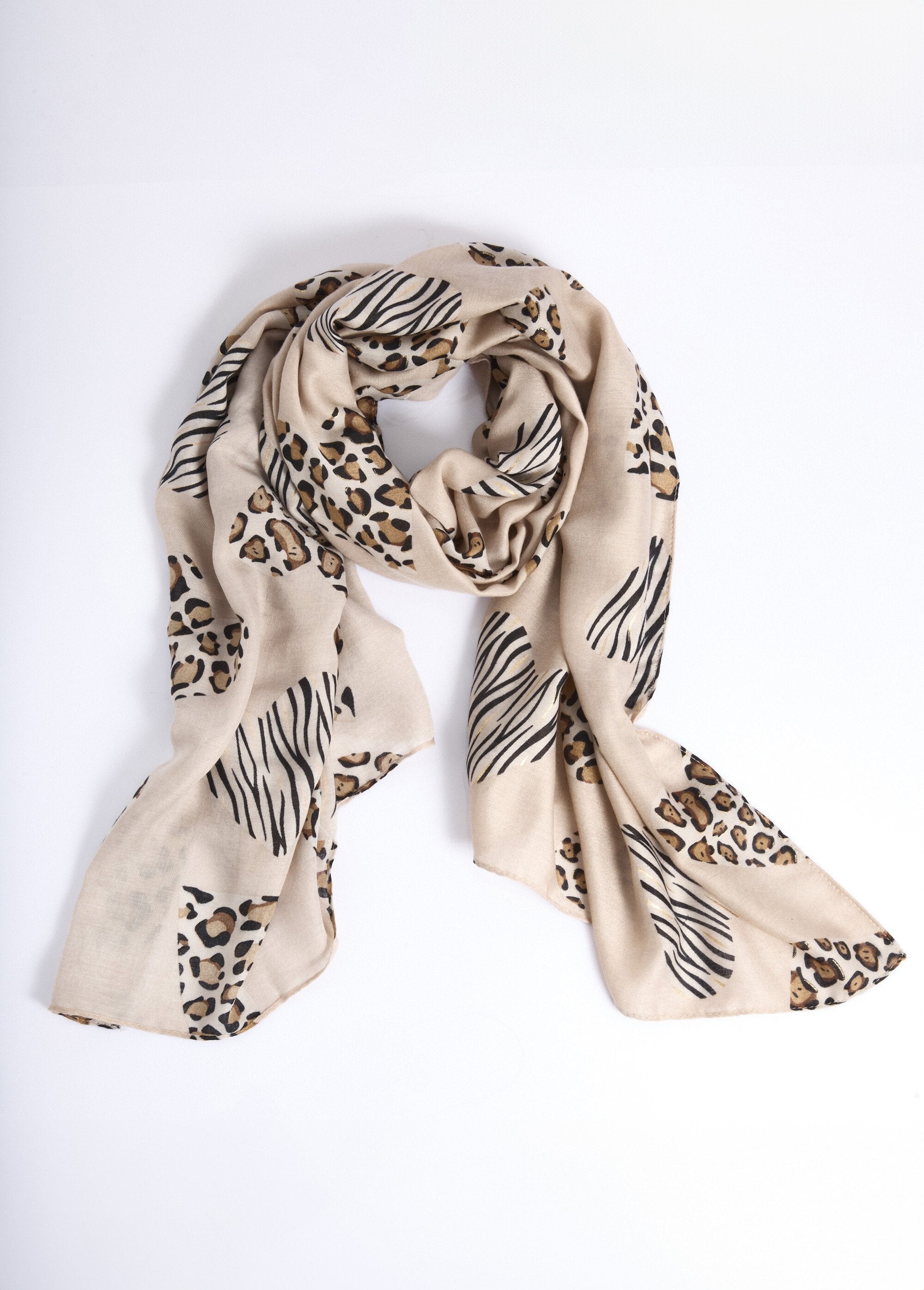 Thin_scarf_with_animal_print_hearts_Mole_FA1_slim