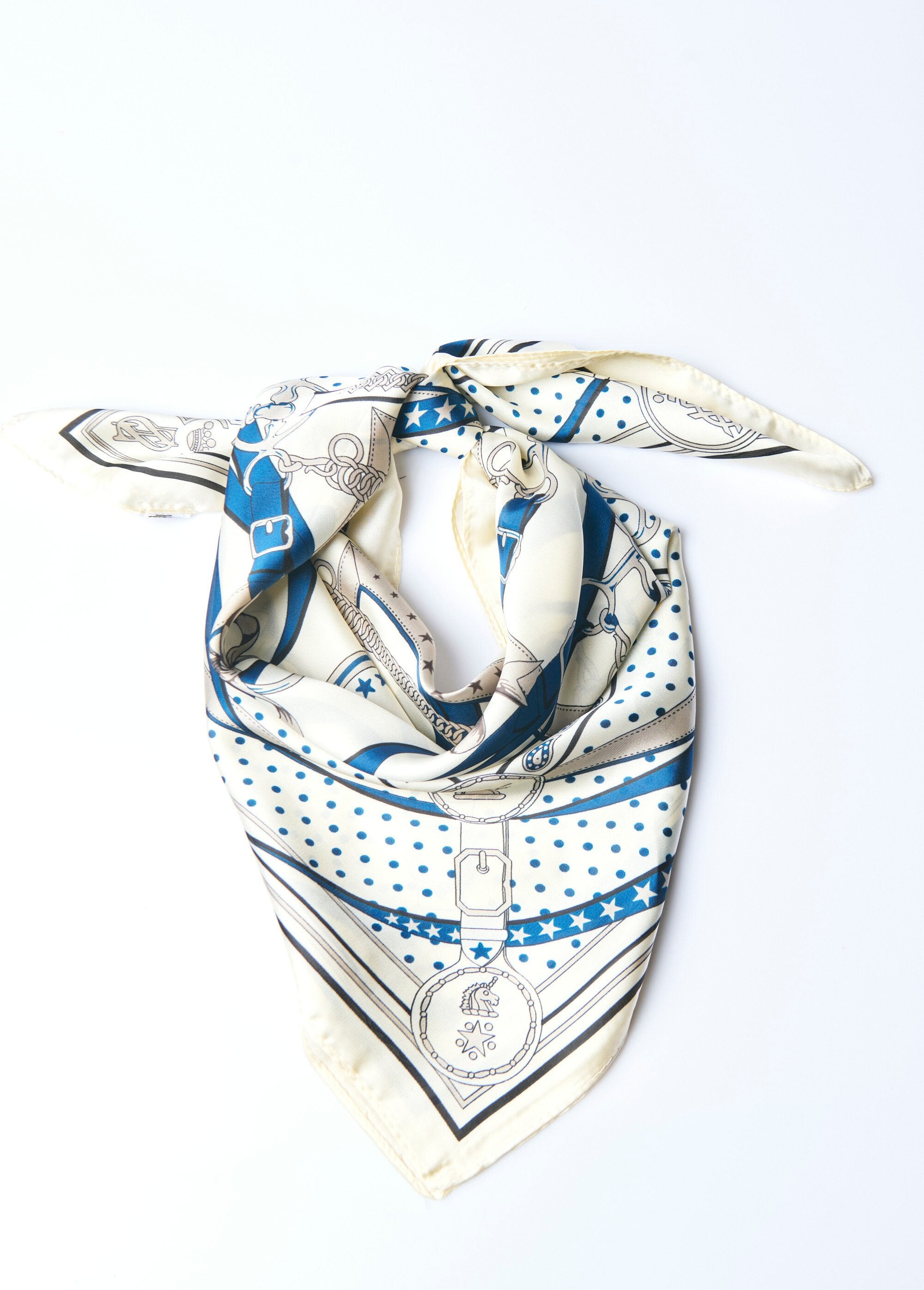 Equestrian-themed_printed_satin_scarf_Ecru_FA1_slim