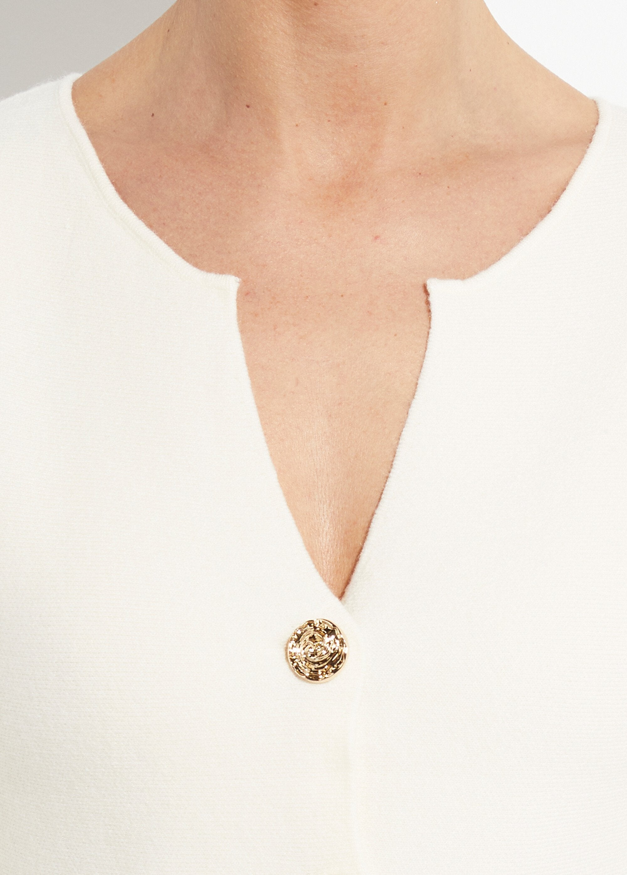 Peplum_vest_with_metallic_buttons_Ecru_DE1_slim