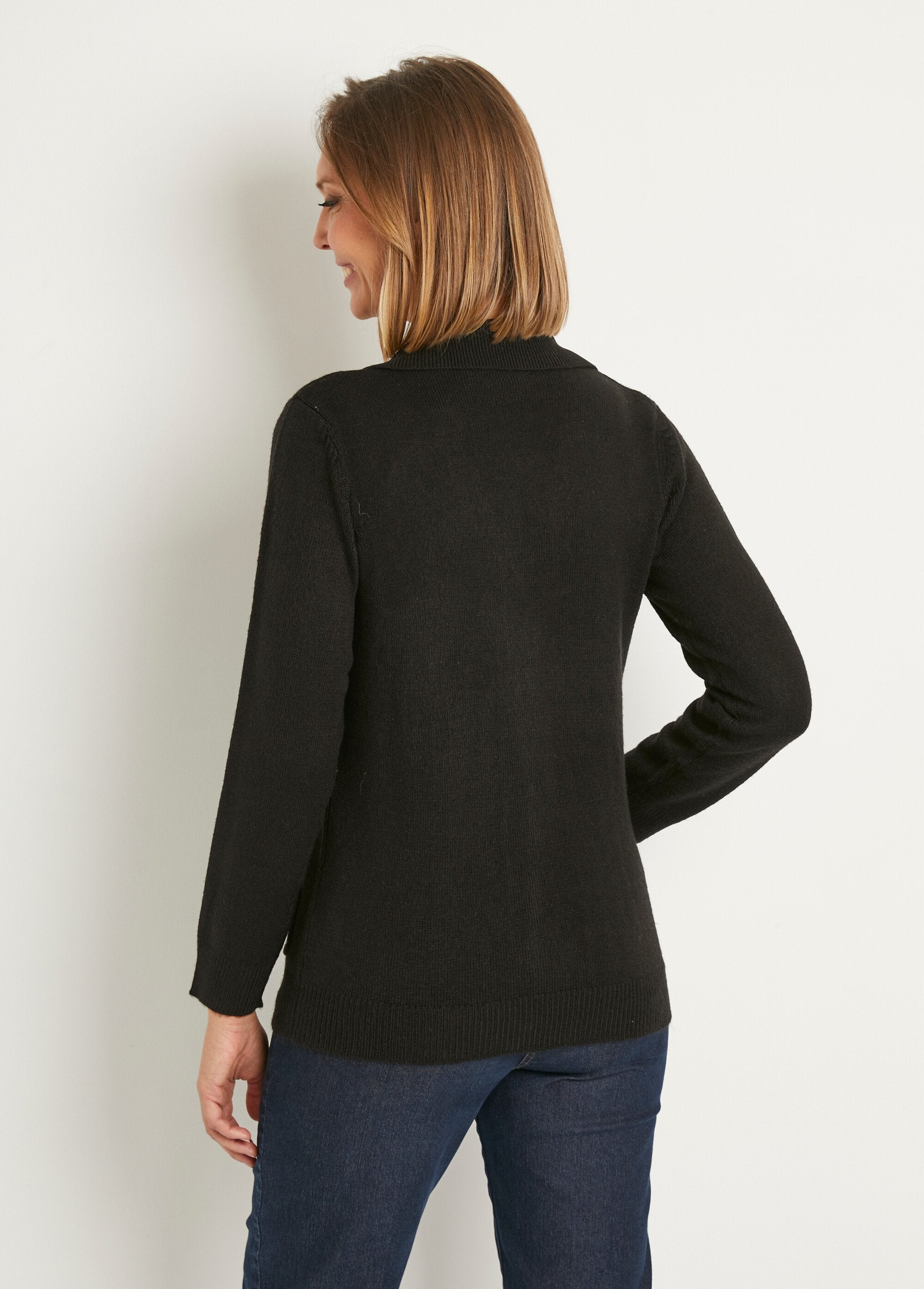 Mid-length_buttoned_cardigan_with_tailored_collar_Black_DO1_slim