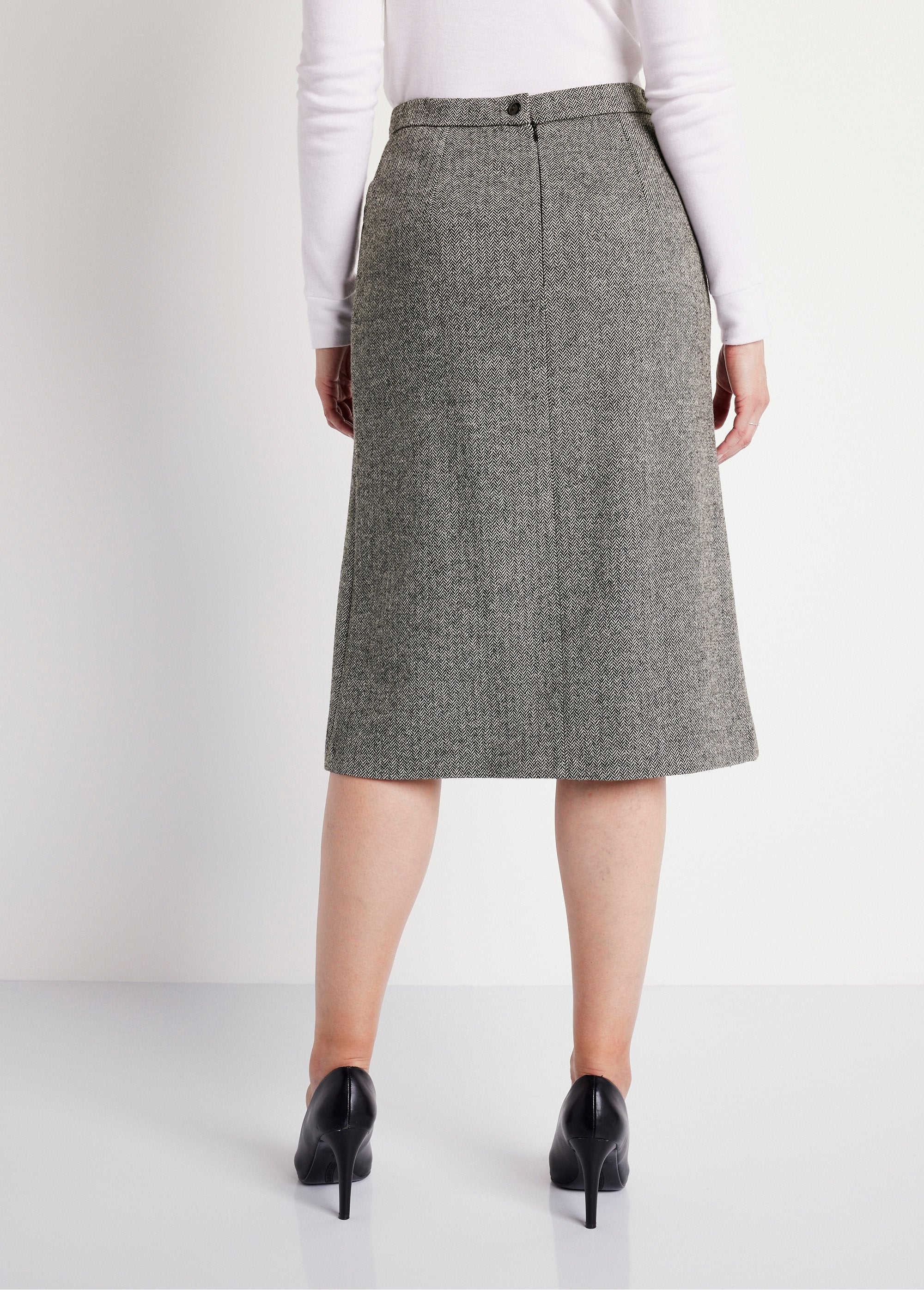 Herringbone_or_heather_skirt_length_70_cm_with_wool_Gray_chevrons_DO1_slim