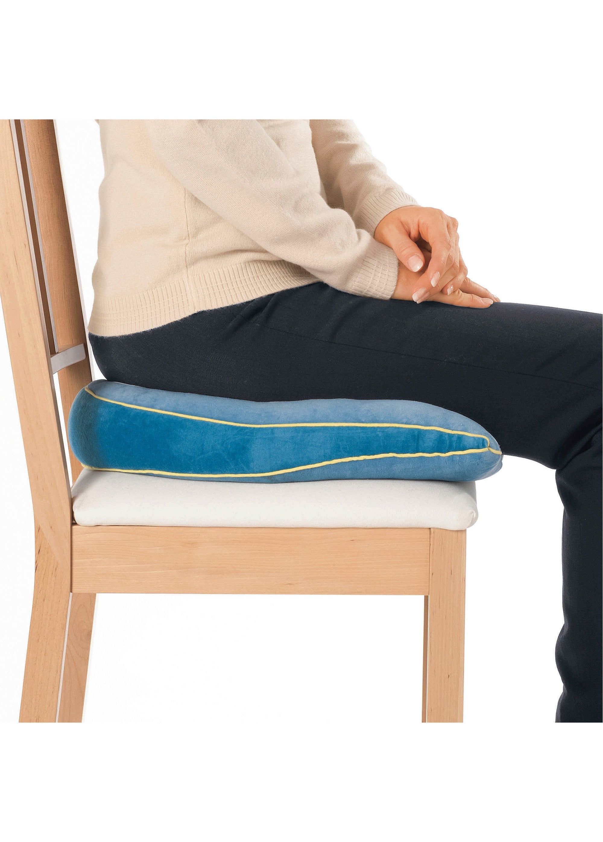Hollowed-out_cushion_in_the_center_for_an_upright_posture_The_cushion_DR1_slim