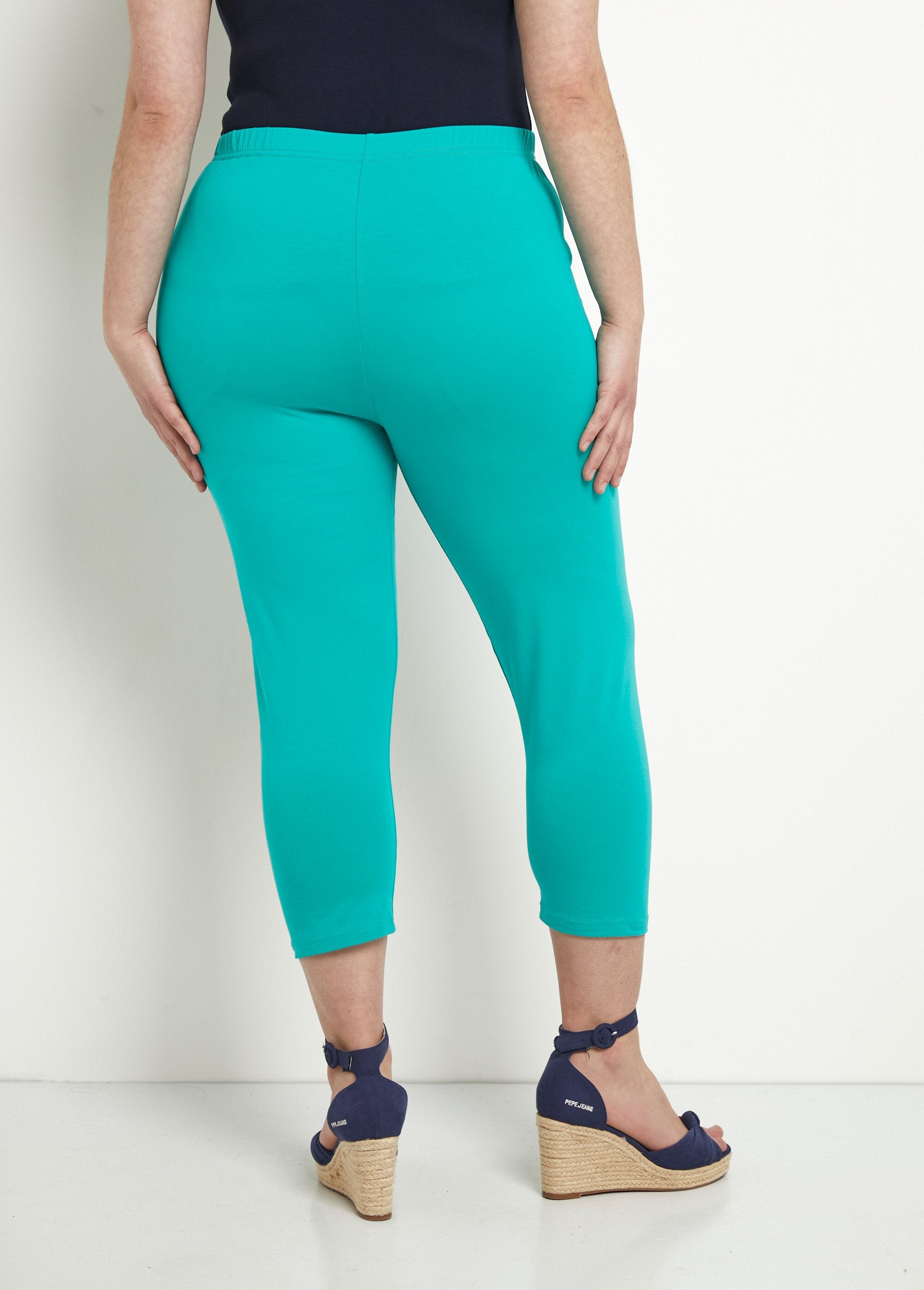 Short_leggings_with_elasticated_waistband_in_cotton_Uni_aqua_DO1_curvy