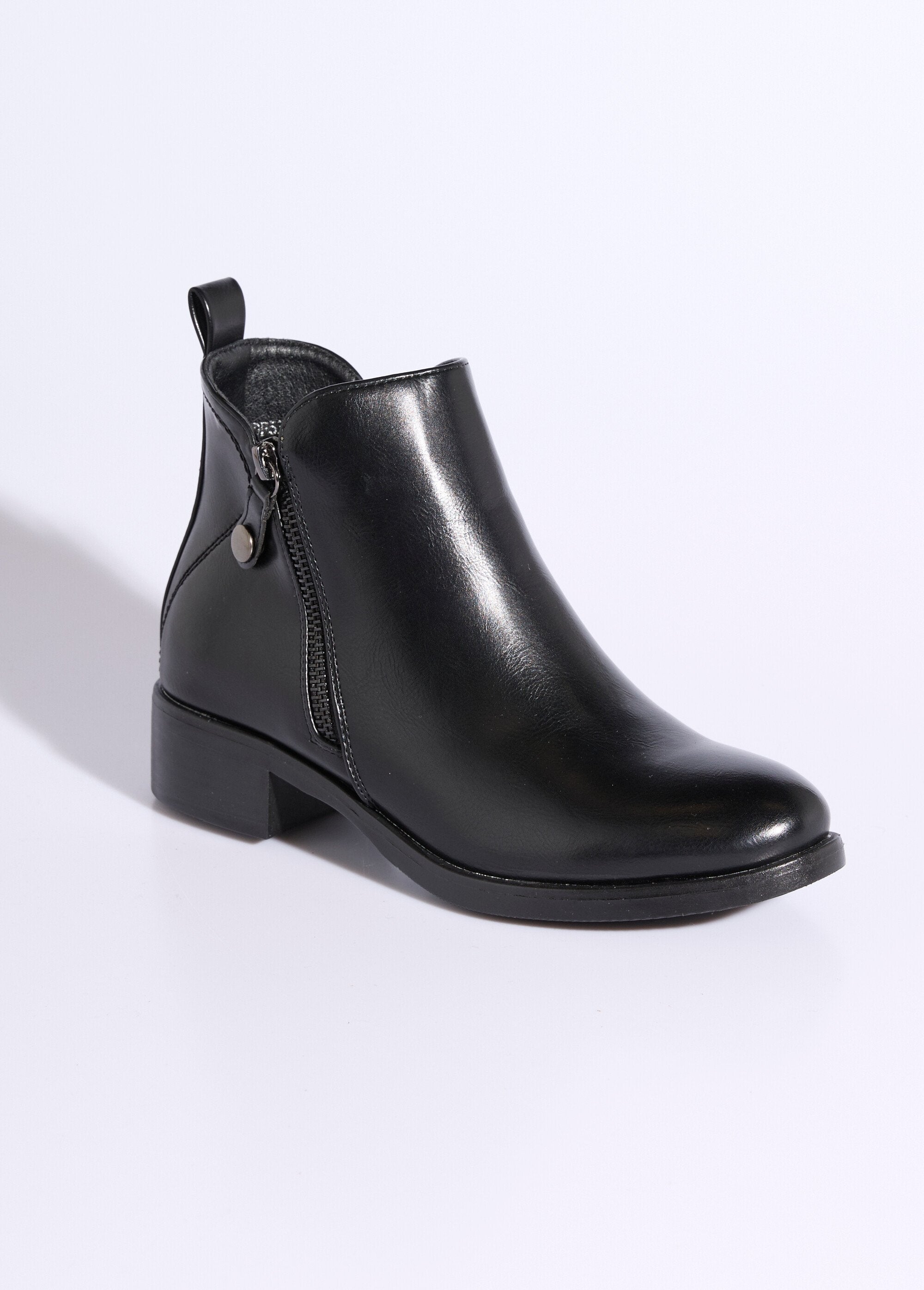 Low_boots_with_wide_heel_and_decorative_zip_Black_FA1_slim