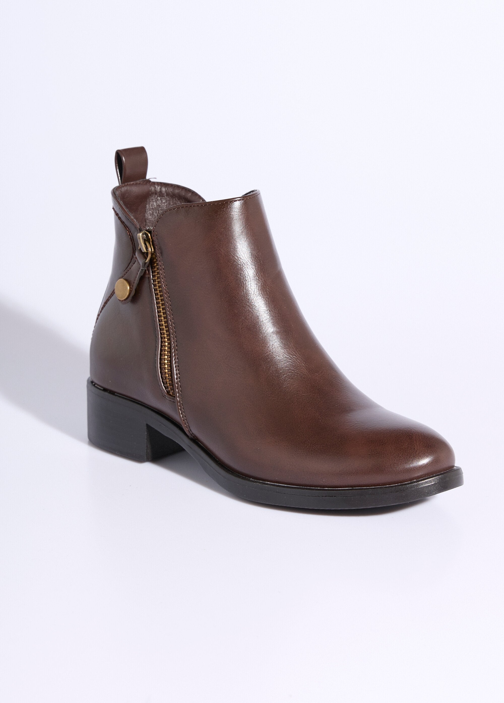 Low_boots_with_wide_heel_and_decorative_zip_Brown_FA1_slim
