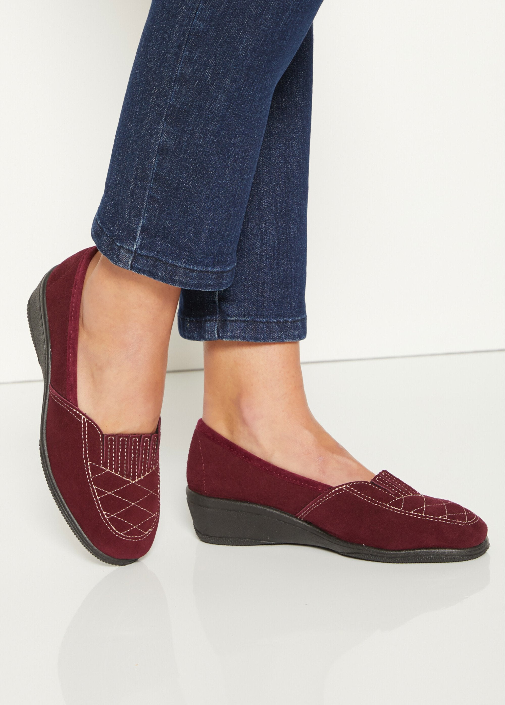 Wide_elasticated_leather_moccasins_Bordeaux_SF1_slim