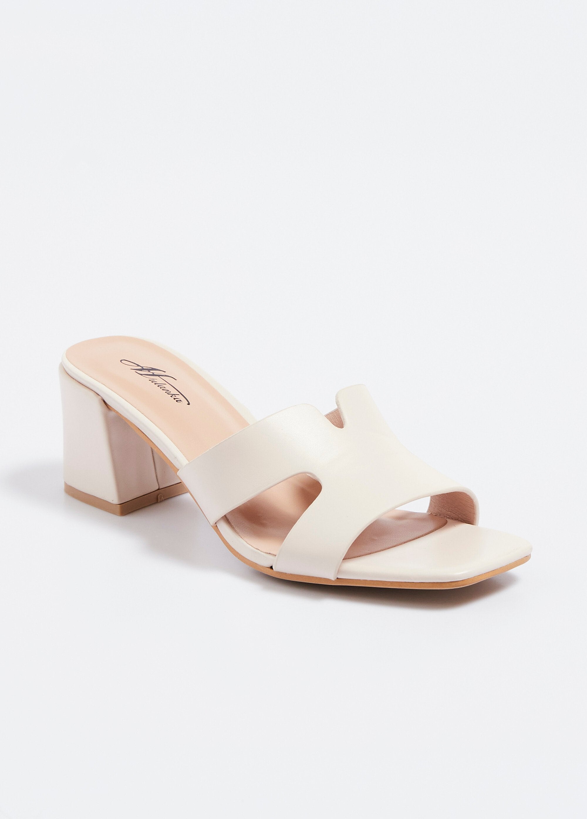 Chic_square-toe_mules_with_a_chunky_heel_Beige_FA1_slim