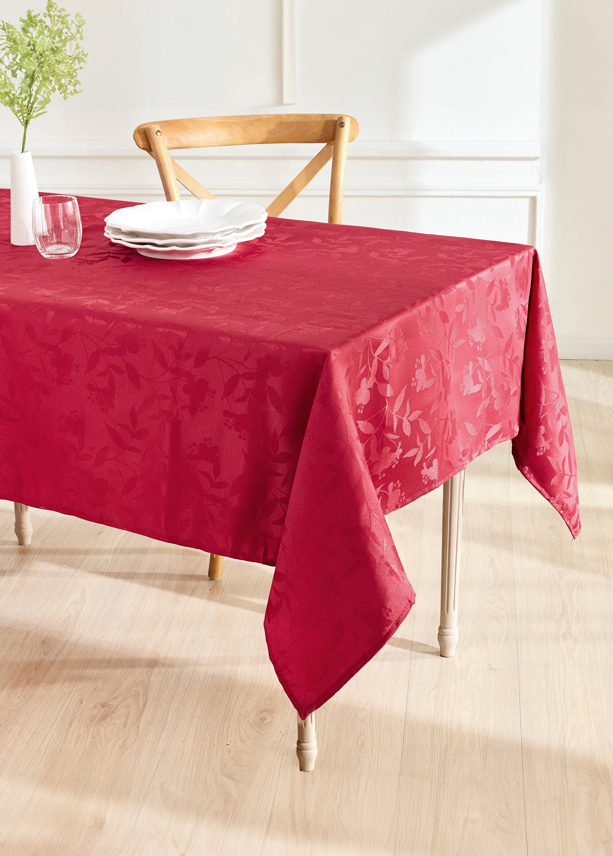 Calitex_plant-based_damask_jacquard_tablecloth_Red_FA1_slim