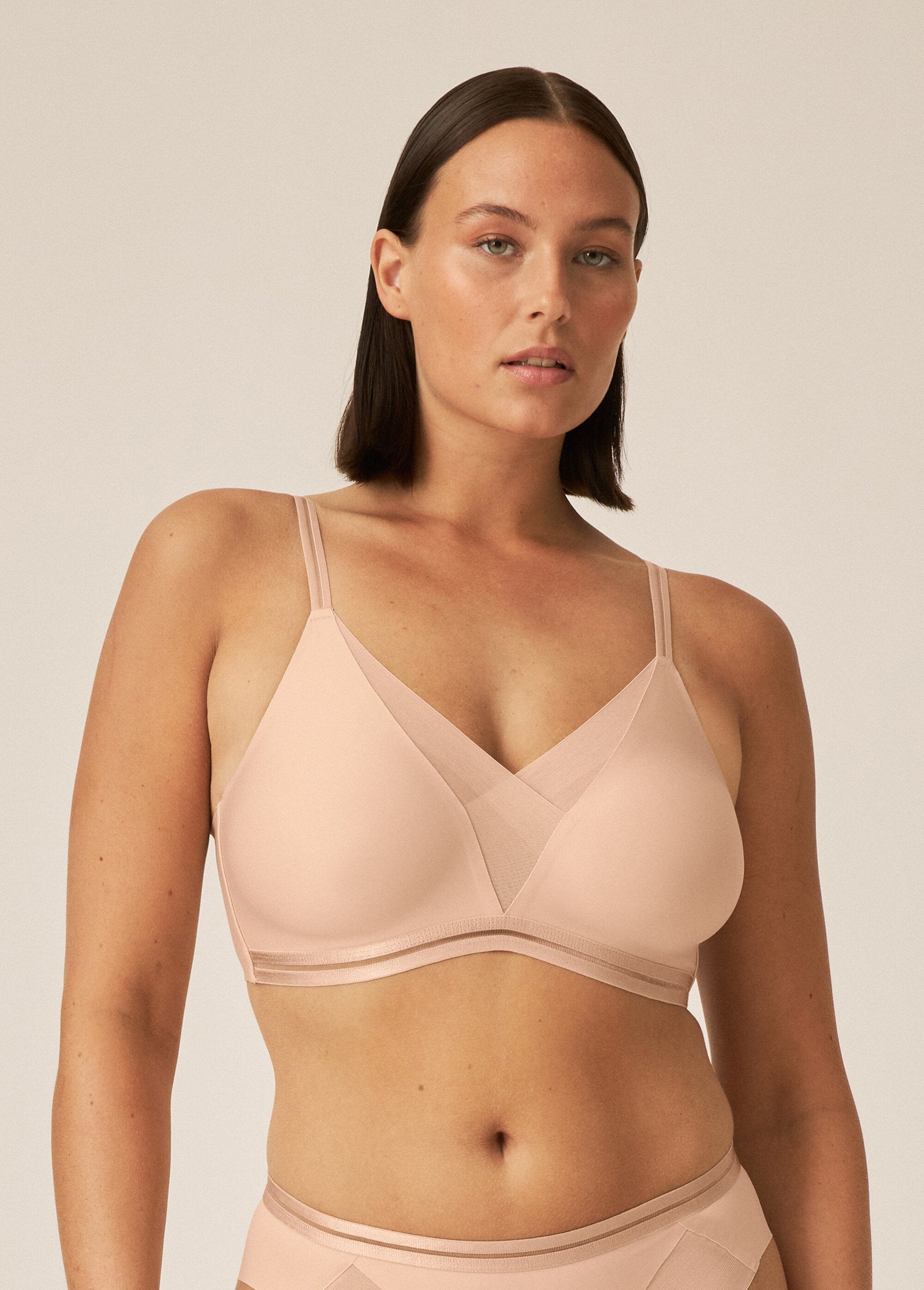 Naturana®_-_Invisible_wireless_bra_Nude_FA1_slim