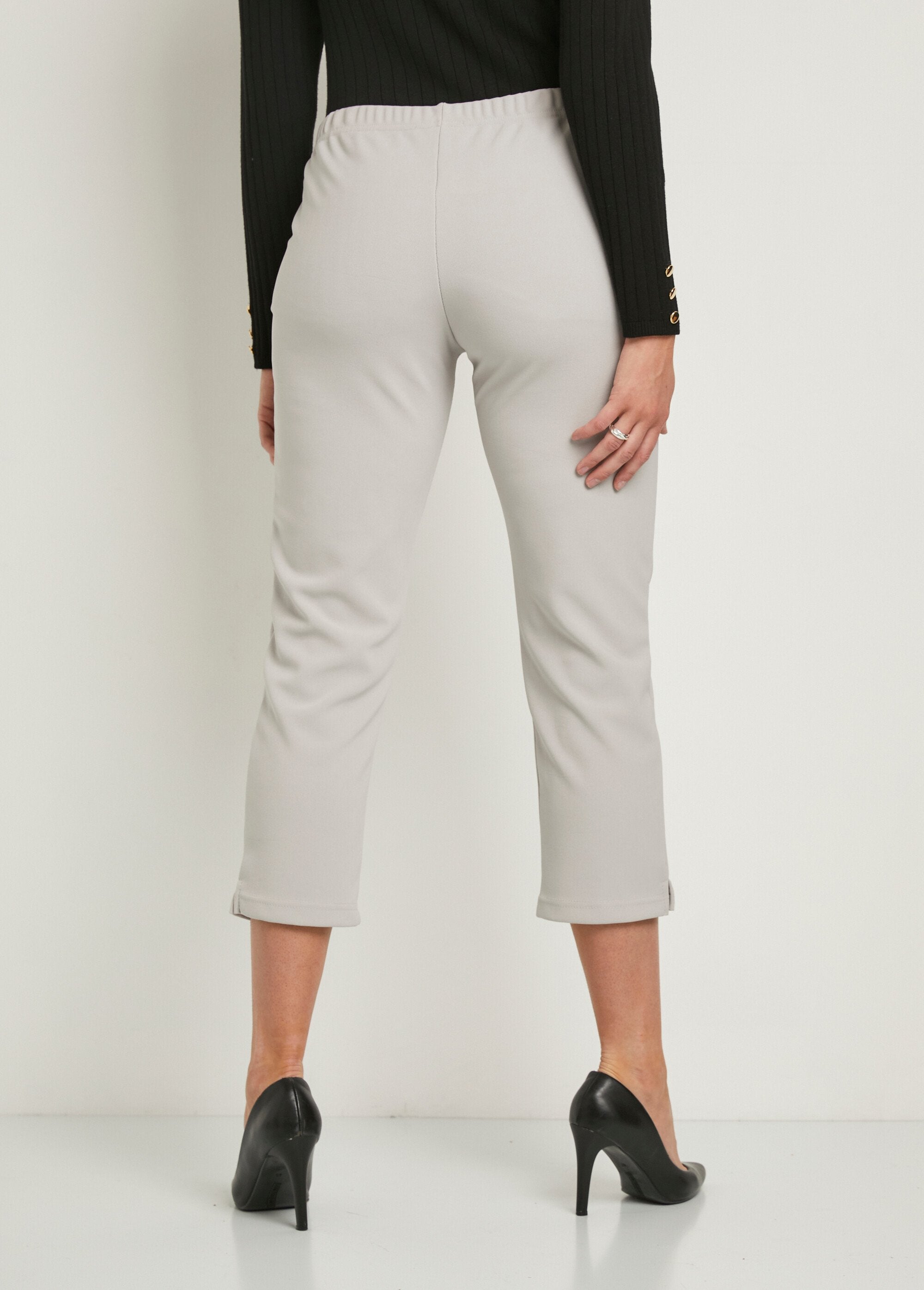 Ribbed_elasticated_waist_cropped_pants_Light_gray_DO1_slim