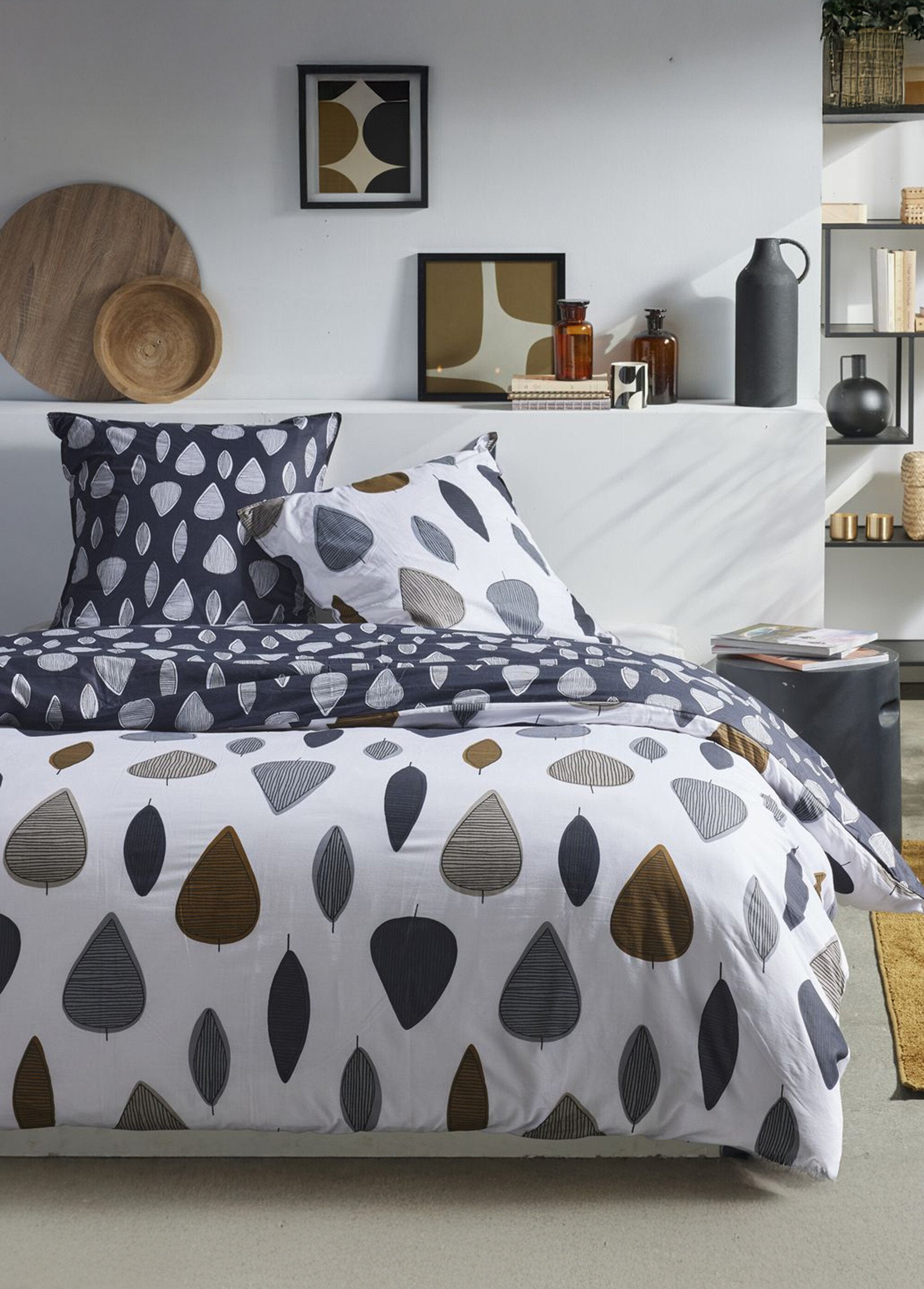 Pure_cotton_bedding_set,_240_x_220cm,_Trees_pattern_White_and_navy_blue_FA1_slim